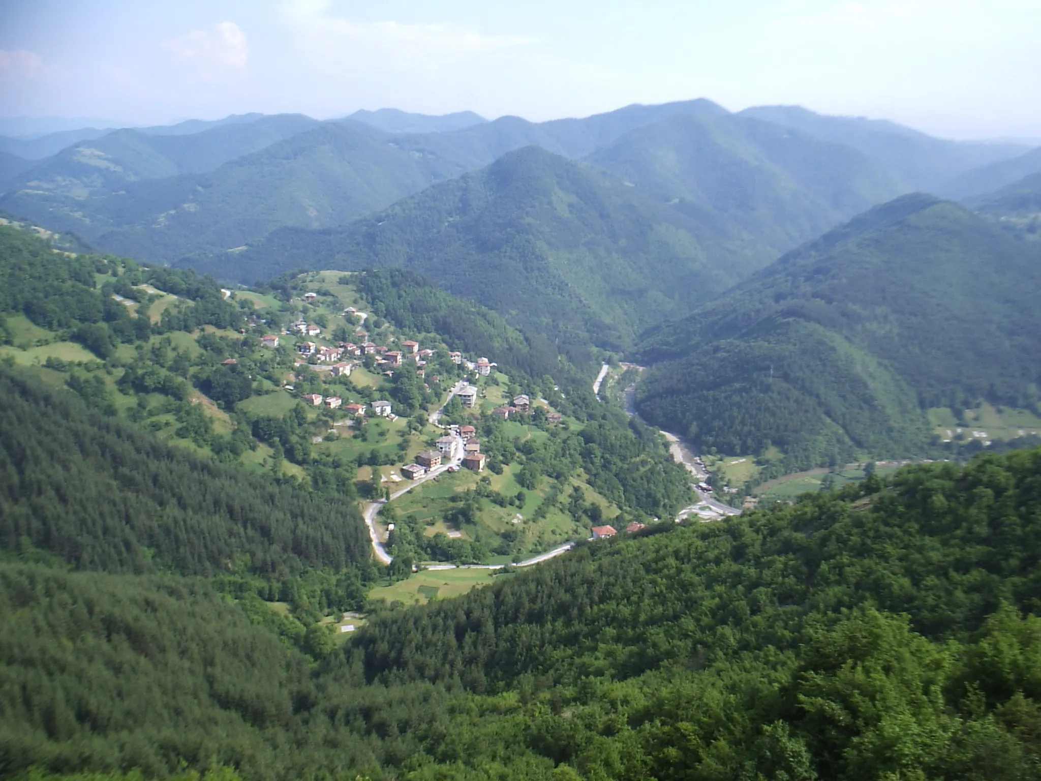 Photo showing: Влахово е село в Южна България , намиращо се  в община Смолян, Област Смолян.