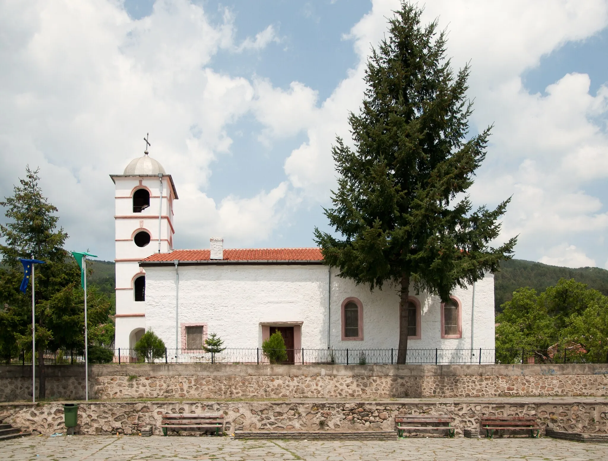 Photo showing: The church in Rozino village, Bulgaria.