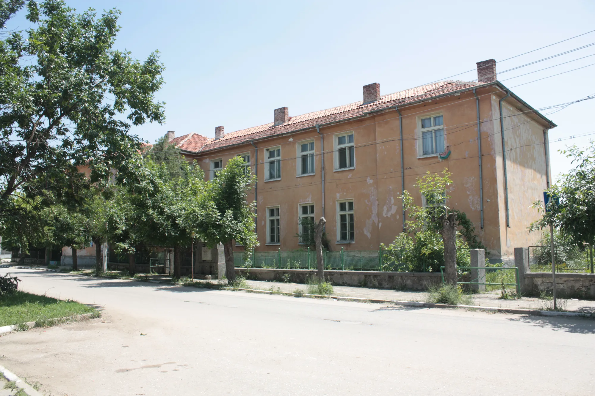 Photo showing: Closed Primary School in Golyam Chardak, Bulgaria
