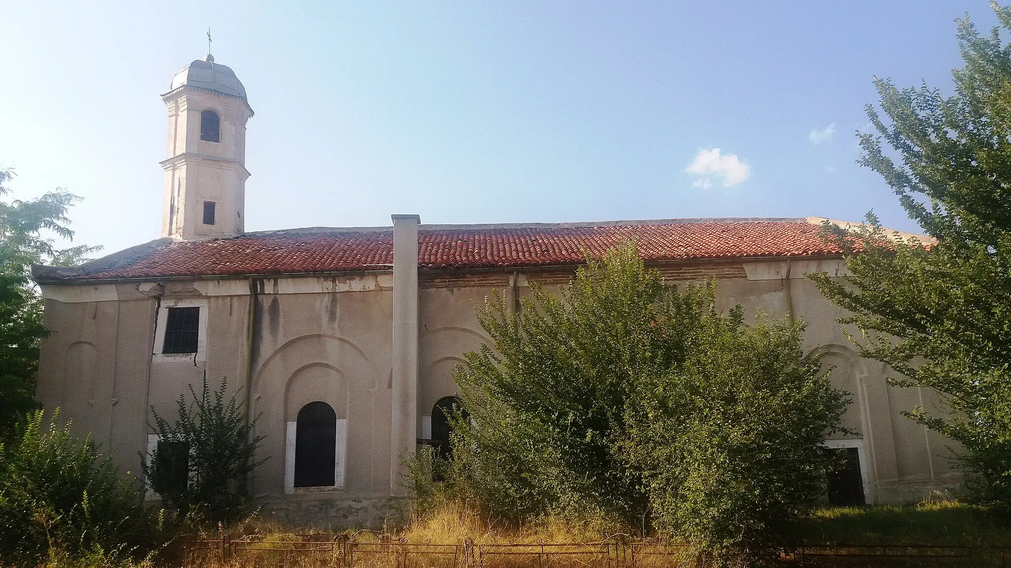 Photo showing: Church in Chernozemen, Plovdiv province, Bulgaria