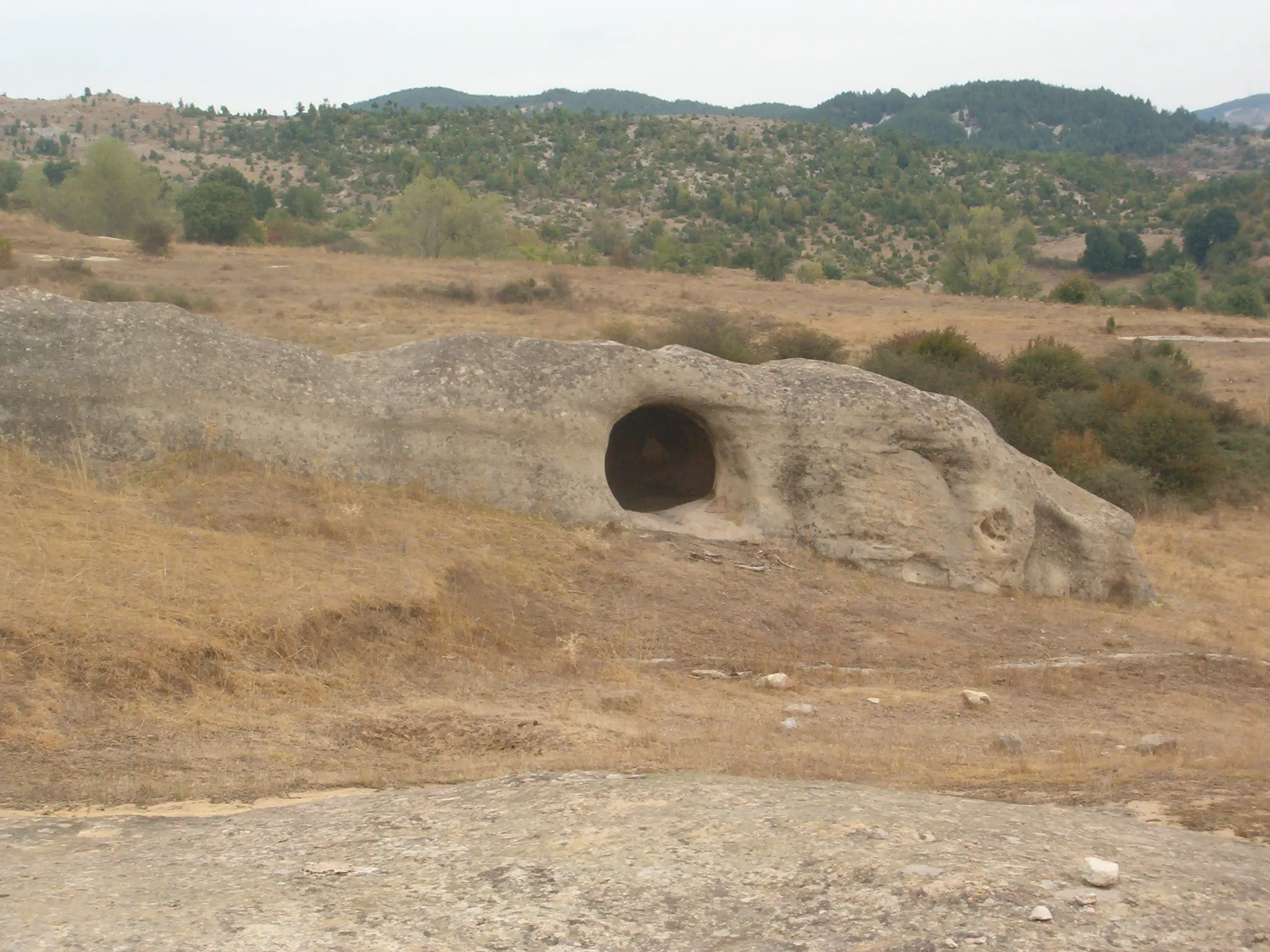 Photo showing: Ancient thracian tomb near village Benkovski, Kirkovo municipality, Bulgaria