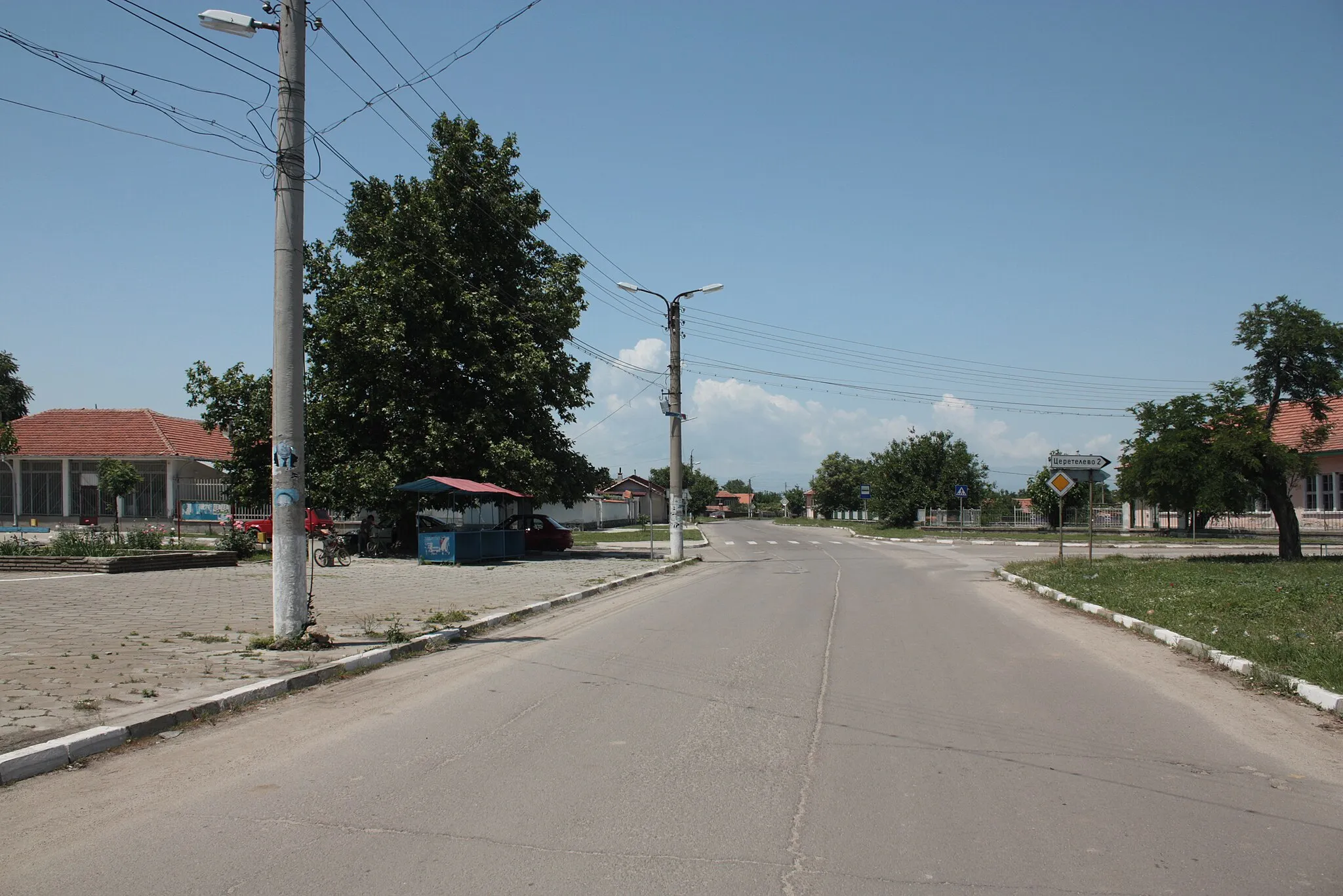 Photo showing: Nedelevo main street, Bulgaria