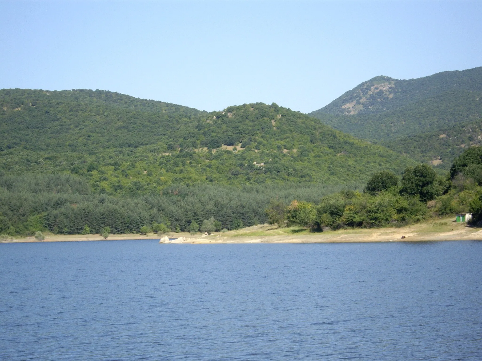 Photo showing: Dundukovo dam lake in Central Bulgaria