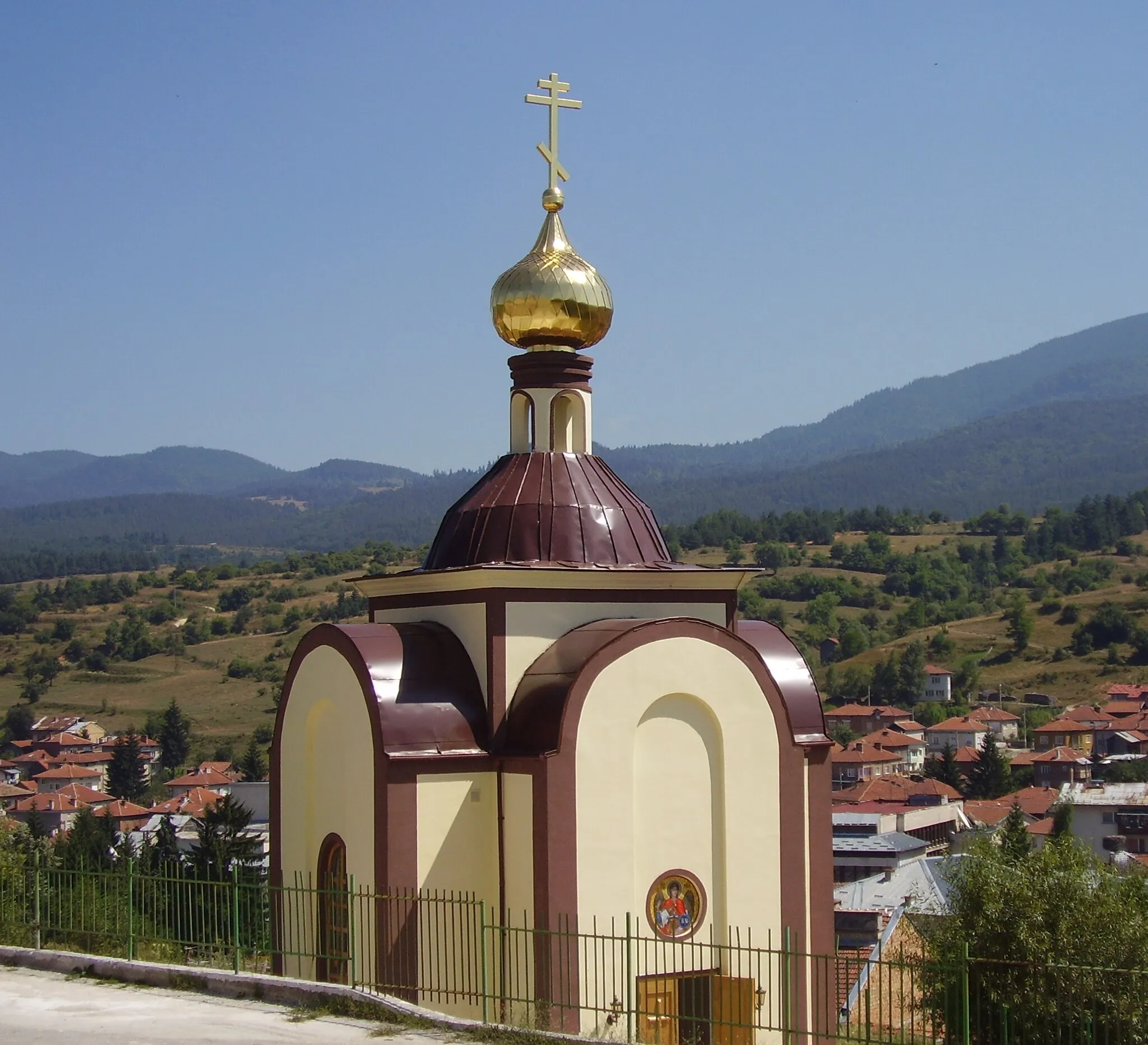 Photo showing: Православен храм (параклис) “Св. Архангел Михаил”, гр.Батак