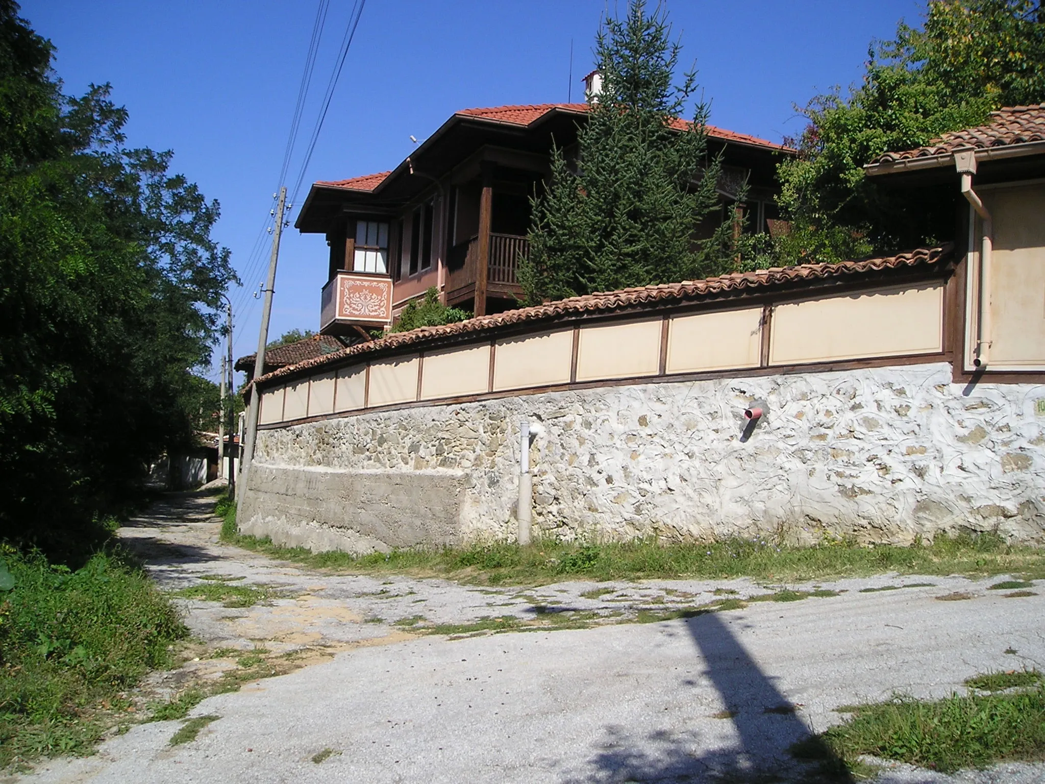 Photo showing: A house in village Mrachenik, Bulgaria