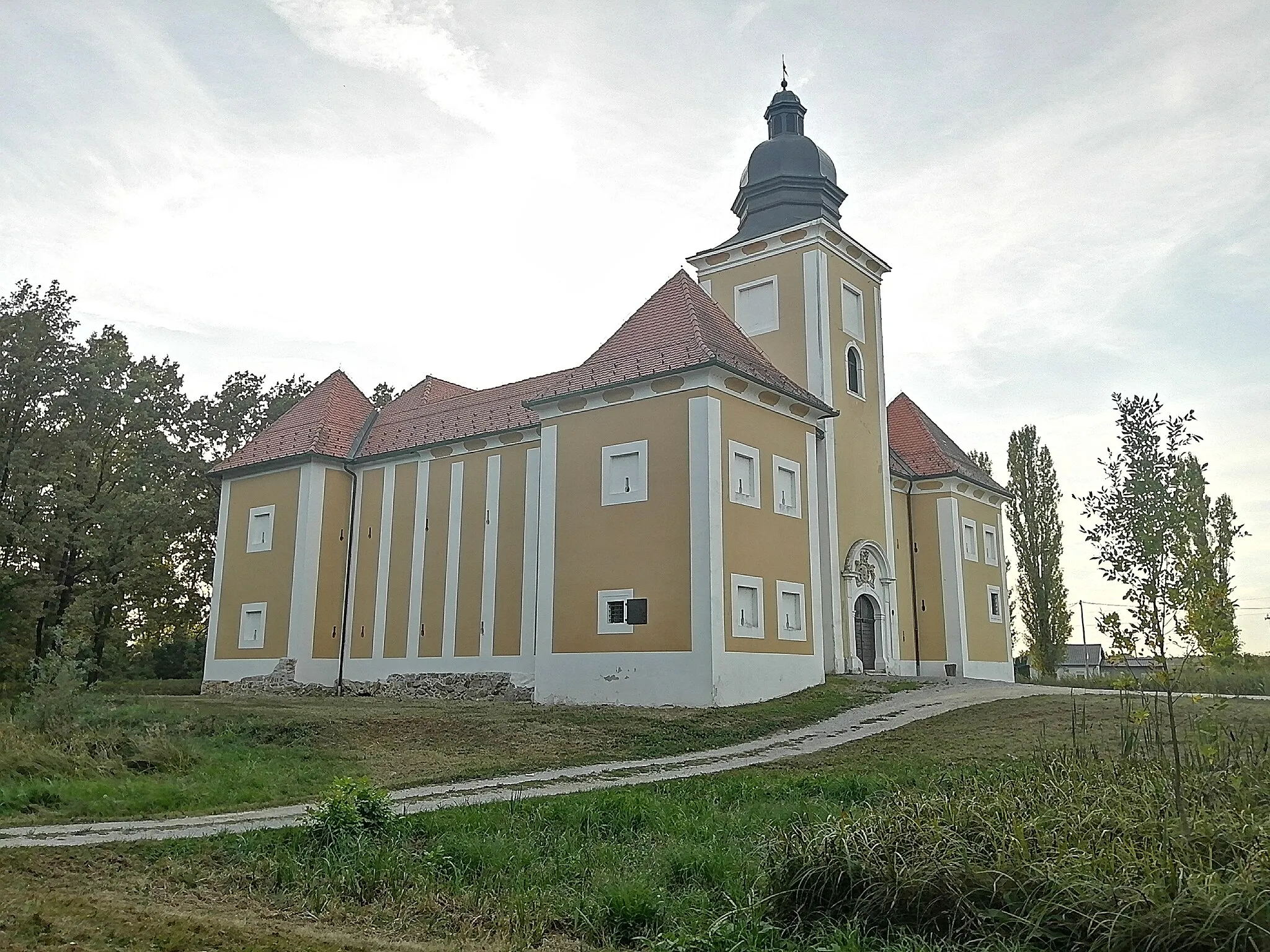 Photo showing: Z-1722 Old castle Lukavec (Velika Gorica)