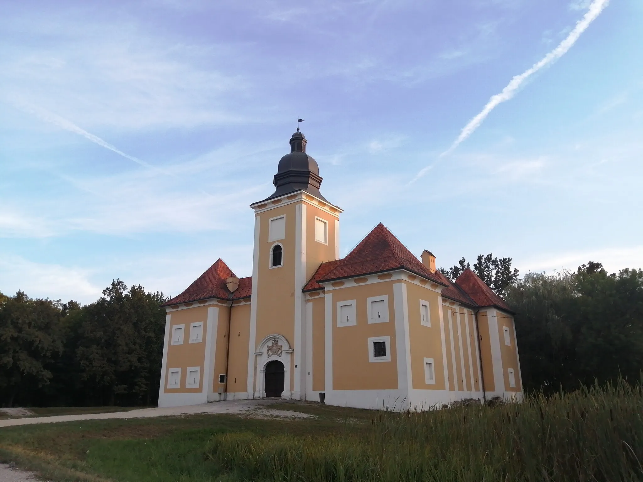Photo showing: Z-1722 Old castle Lukavec (Velika Gorica)