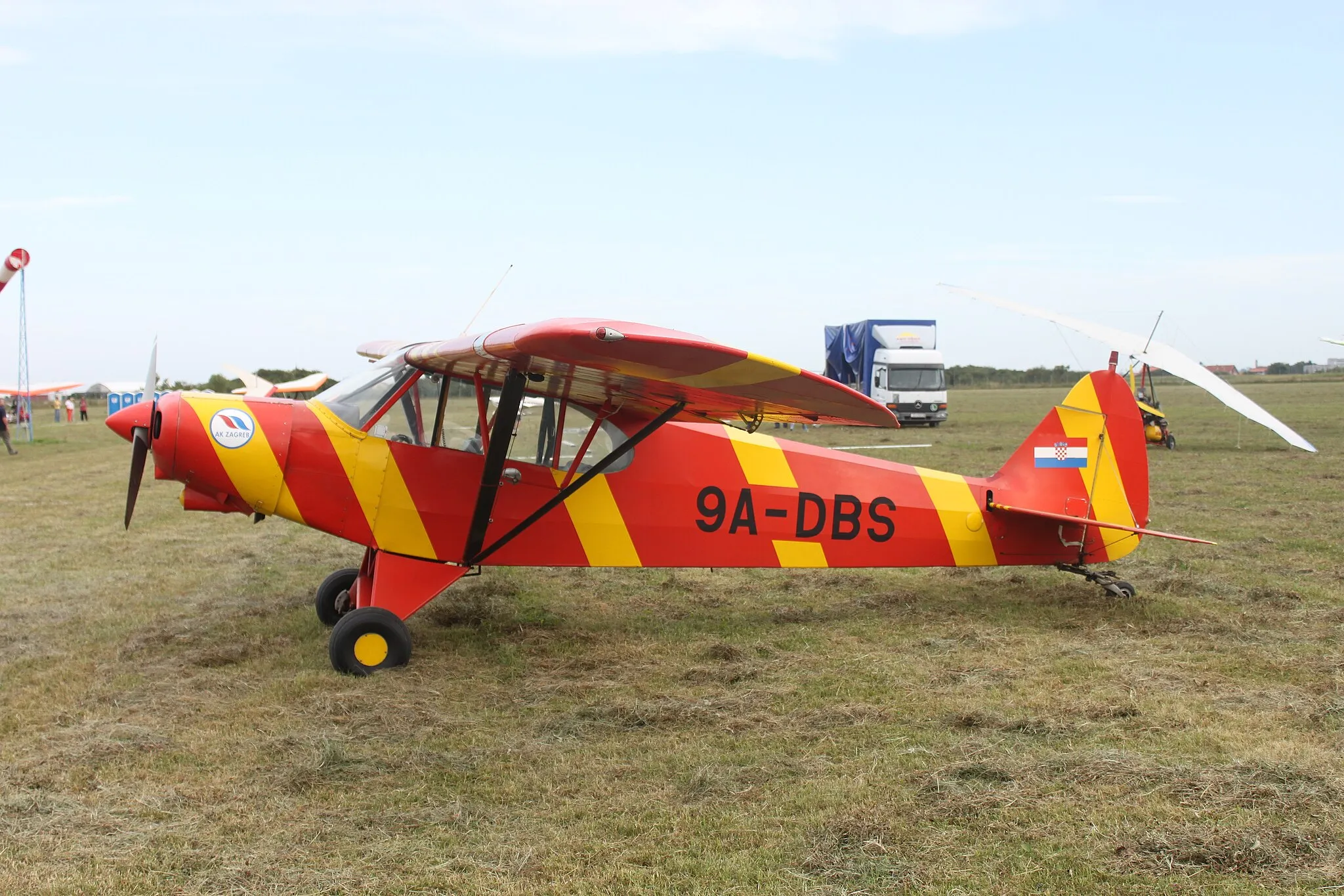 Photo showing: 9A-DBS, Piper Cub at the airport Lučko, Croatia.