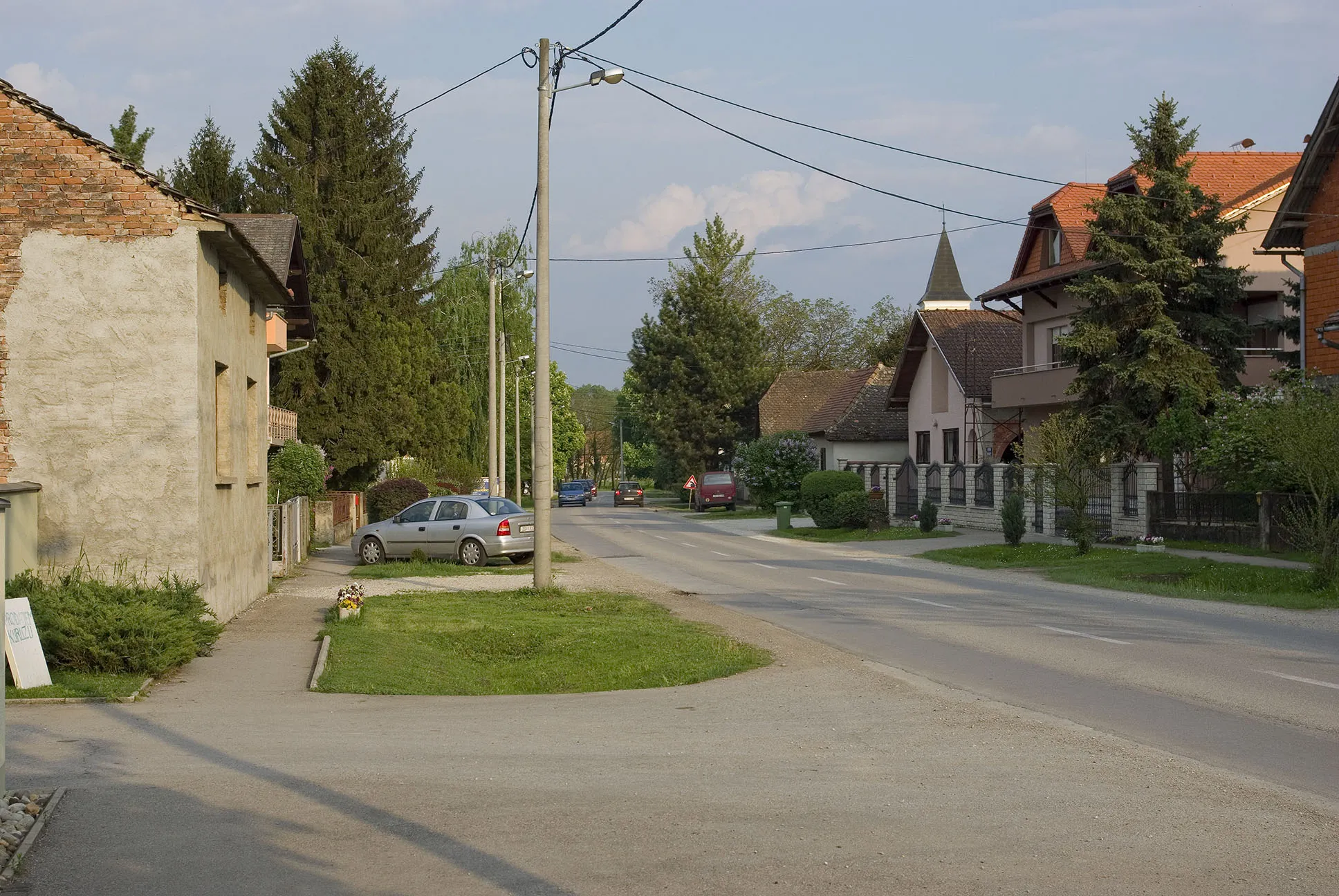 Photo showing: Main street in Novo Čiče