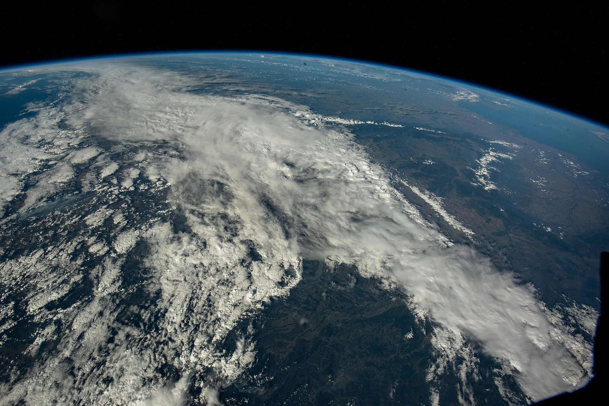 Photo showing: View of Earth taken during ISS Expedition 67.