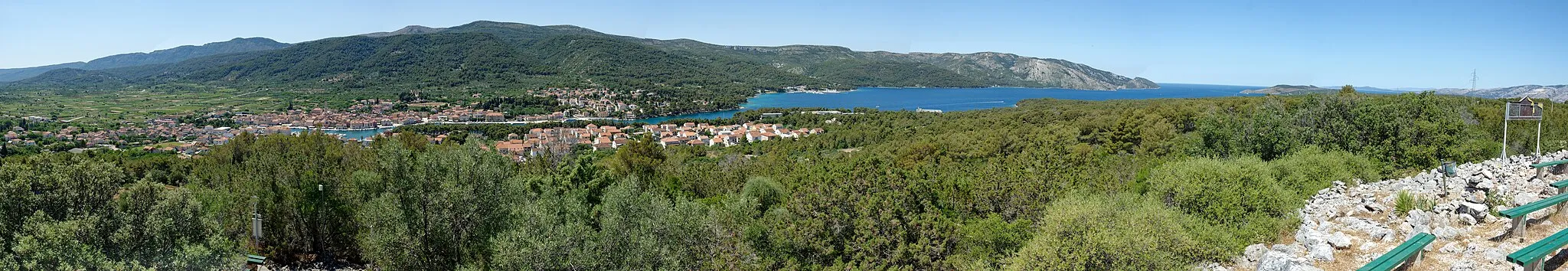 Photo showing: Panorama Starého Gradu z vyhlídky Glavica