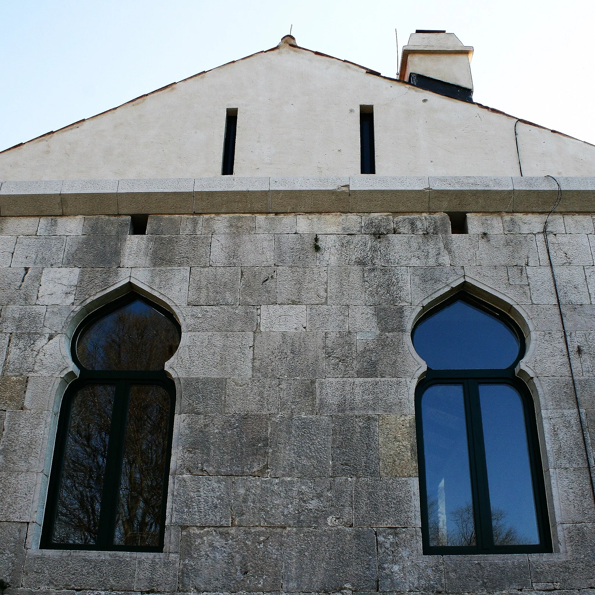 Photo showing: Maškovića han u Vrani kod Zadra, tipičan oblik prozora – N-38