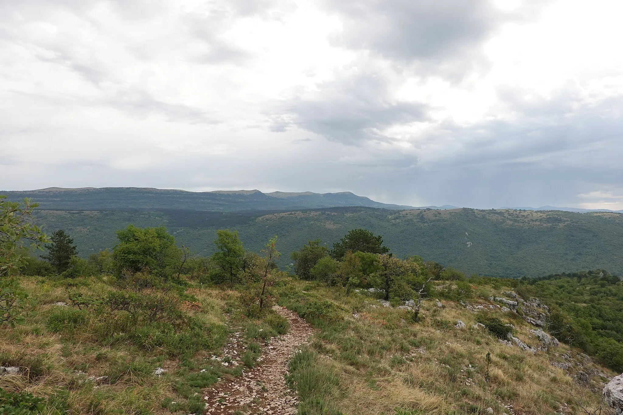 Photo showing: Wanderweg oberhalb von Veli Badin.