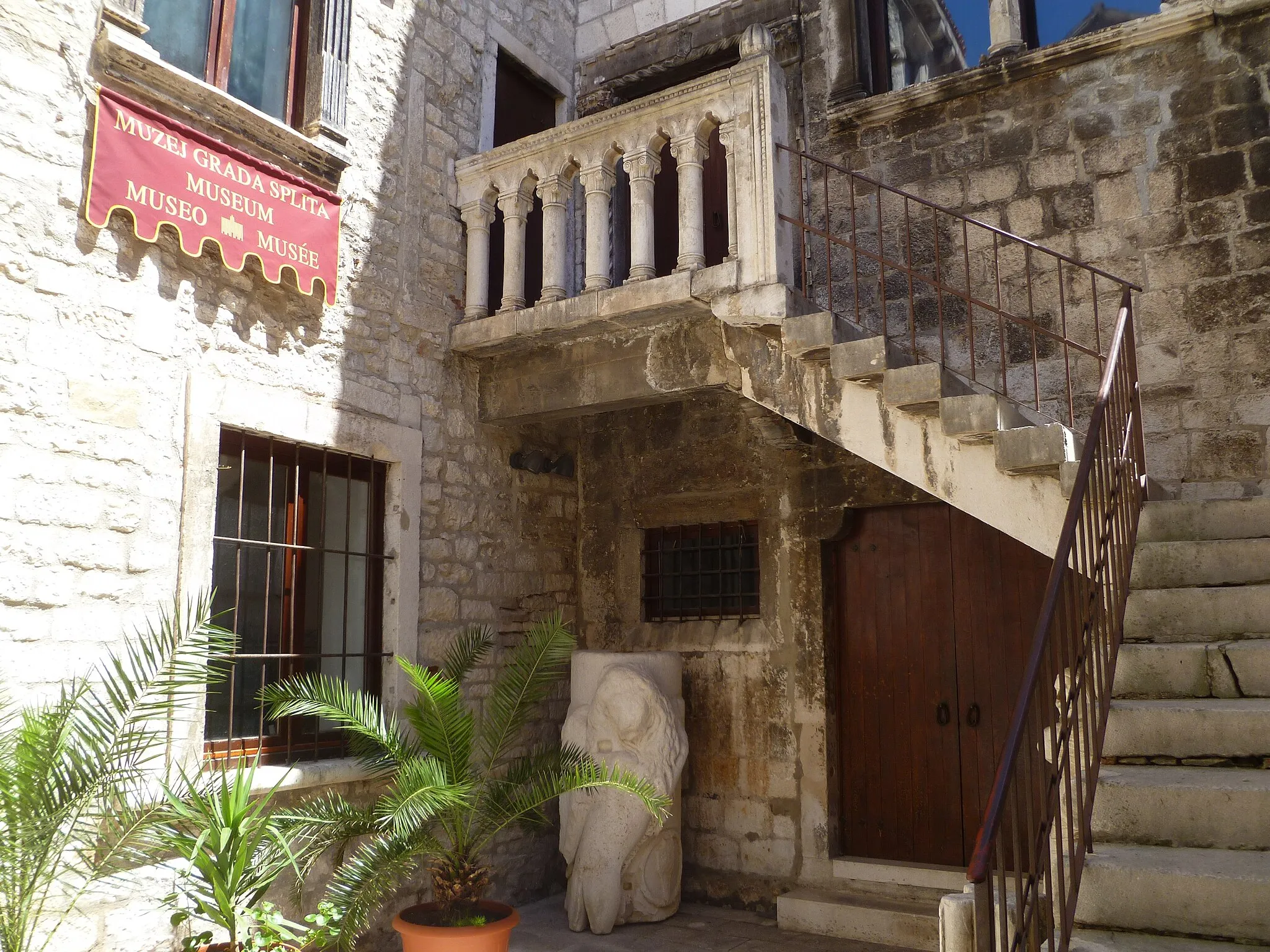 Photo showing: City museum of Split, Croatia