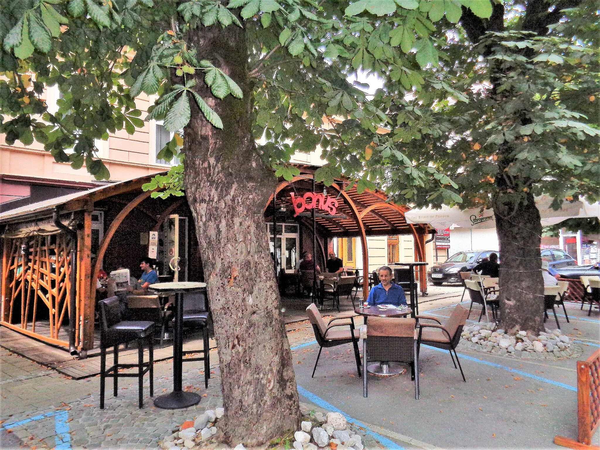 Photo showing: The Town of Gospić, Croatia - open air café