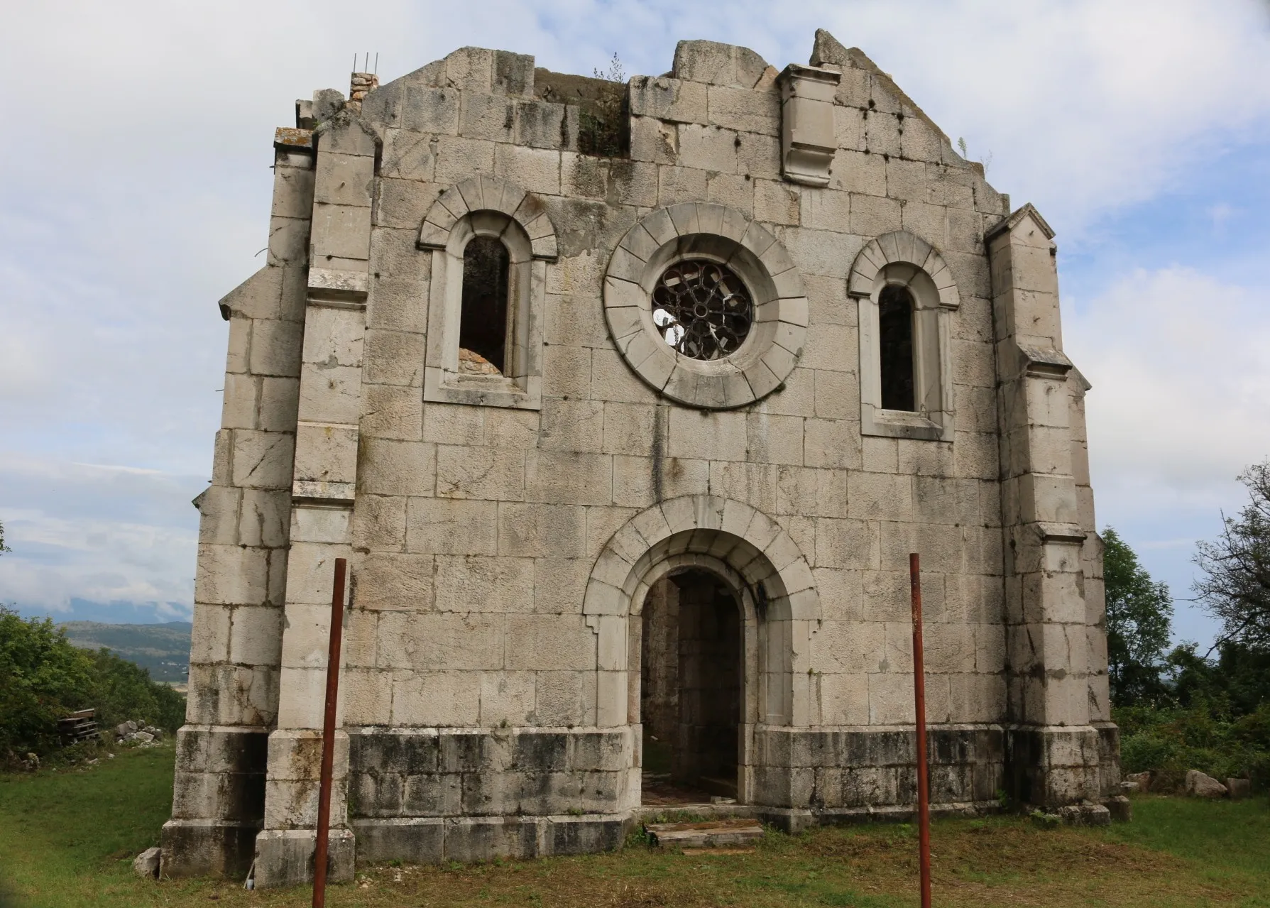 Photo showing: Ruine der Kirche in Bunić, Kroatien