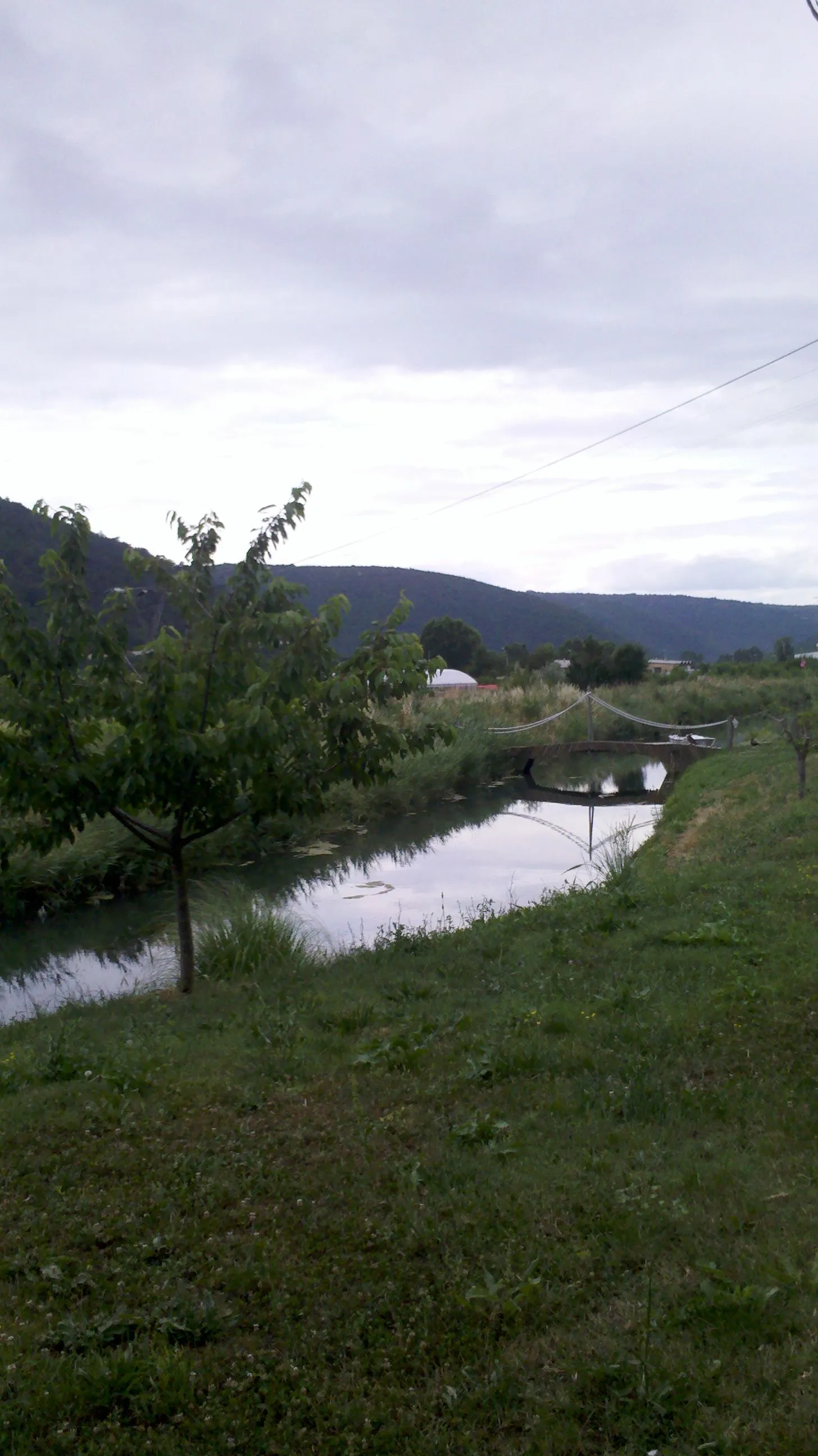 Photo showing: Raša river at bridge at Most Raša