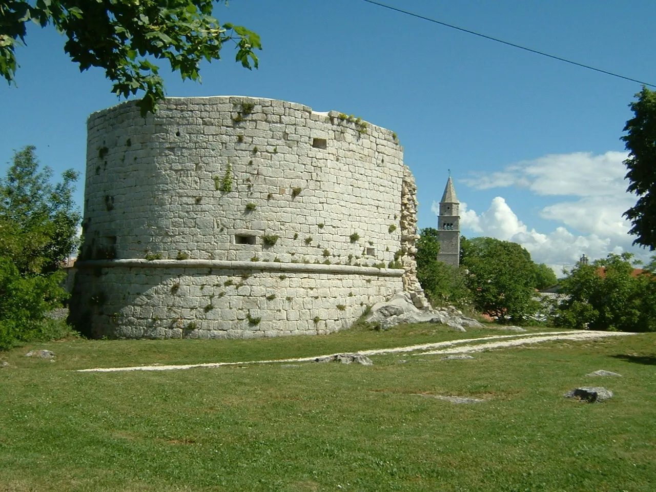 Photo showing: A defence tower, Gračišće, Istria, Croatia