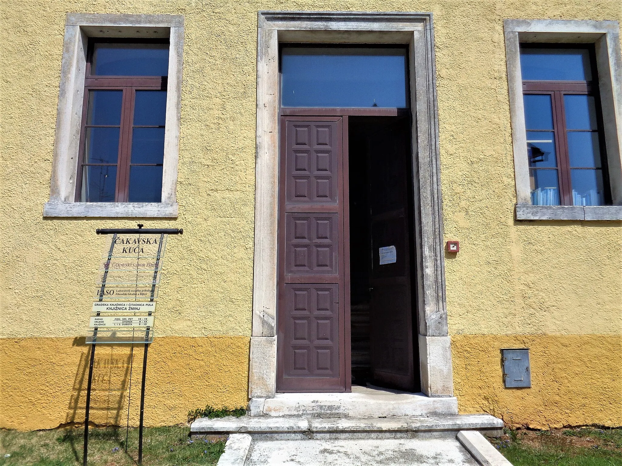 Photo showing: Chakavian House in Žminj, Istria County, Croatia - entrance