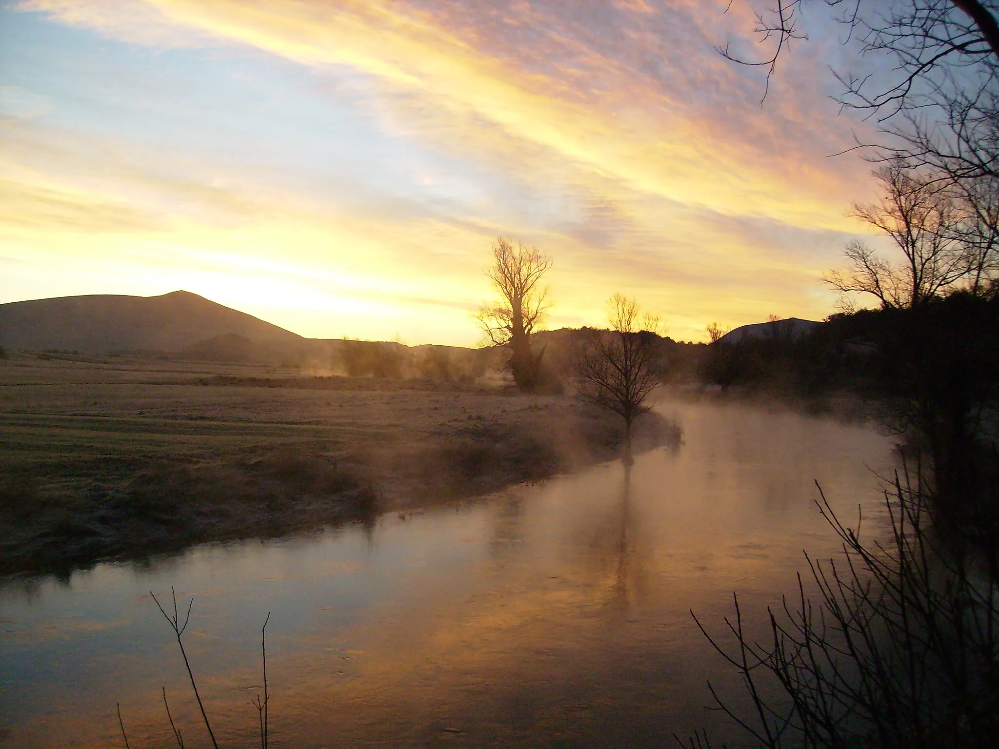 Photo showing: Winter morning near river