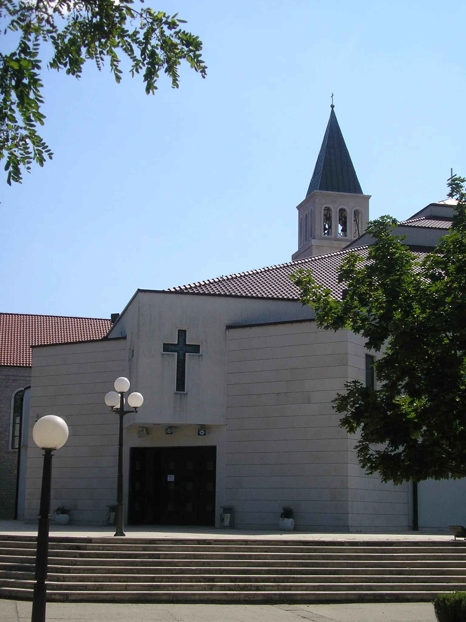 Photo showing: Franciscian monastery and churc in Humac, Ljubuški