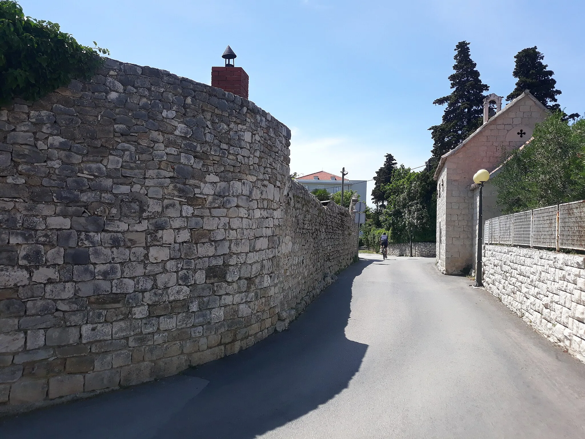 Photo showing: Fortified village of citadel Rossani in Kaštel Lukšić