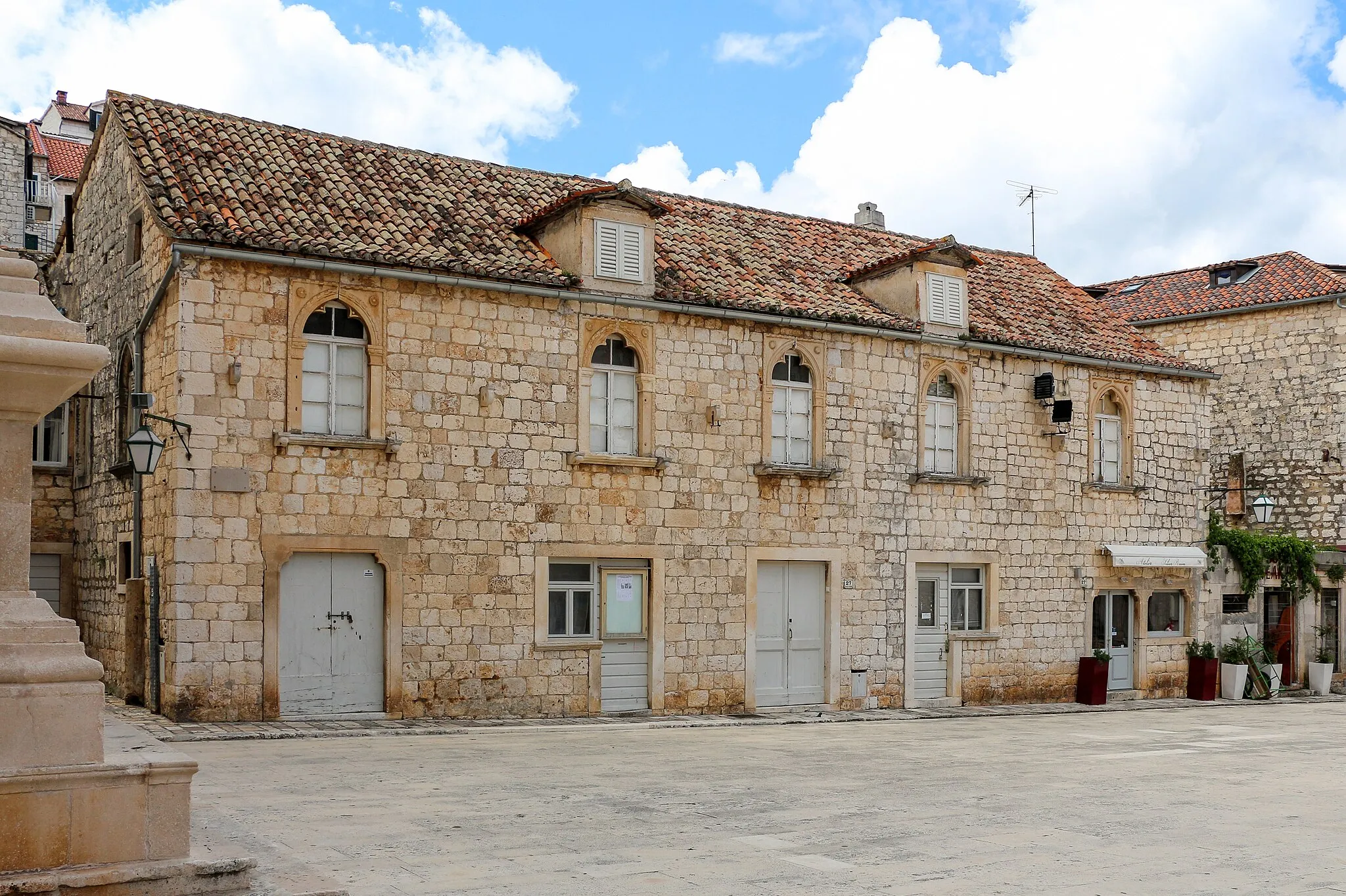 Photo showing: Building on St. Stephen's Square, Hvar, Croatia