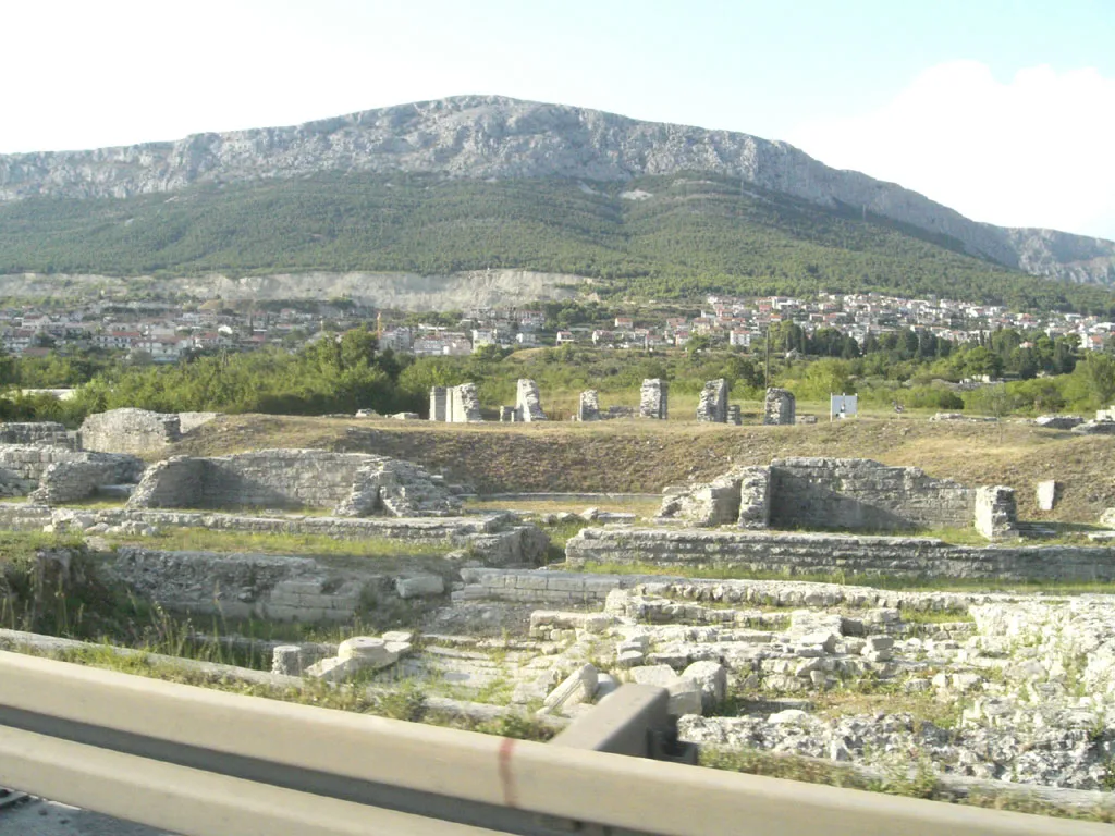 Photo showing: Ancient Roman theater in Salona (now Solin), Croatia