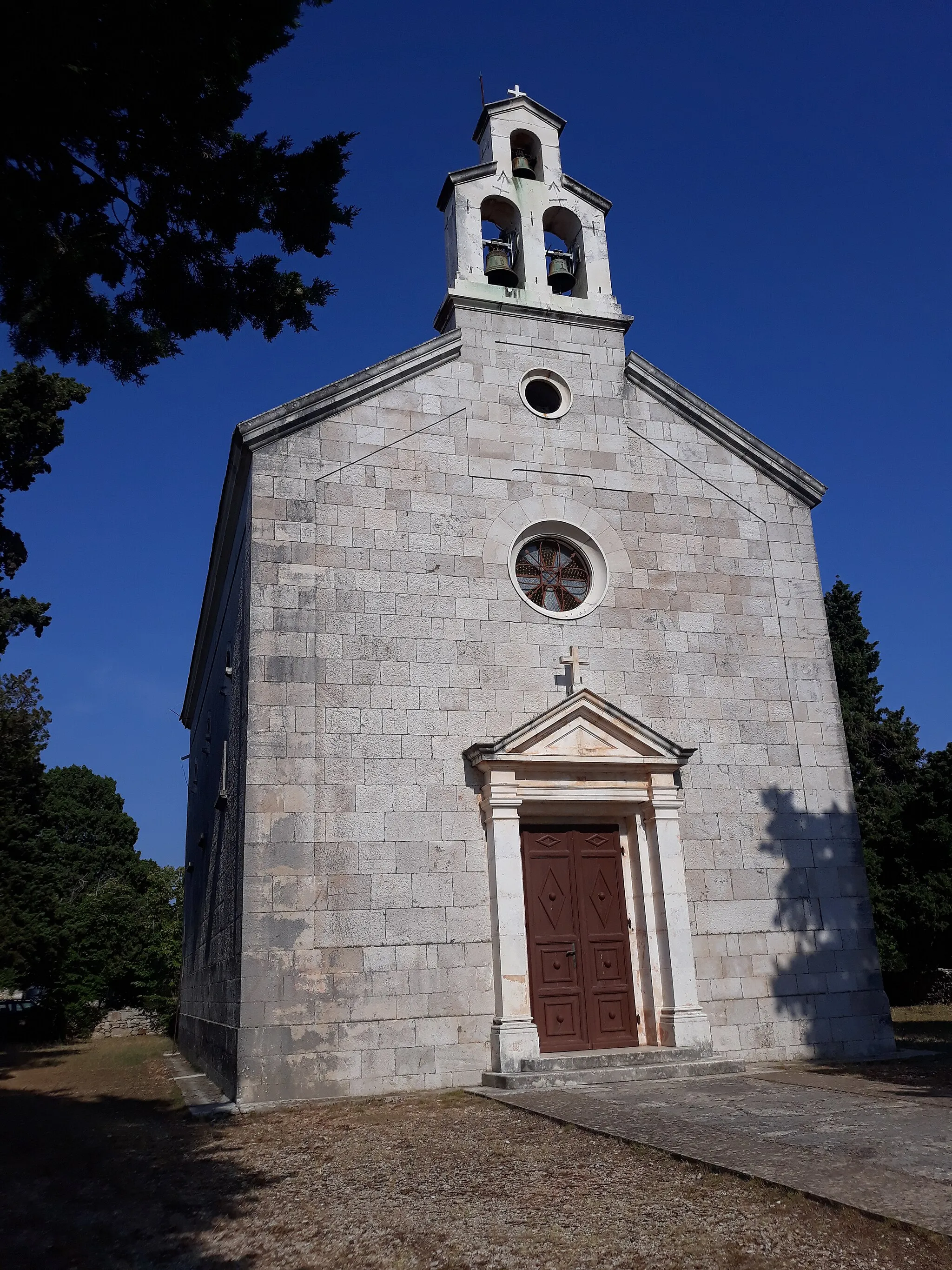 Photo showing: Church of St. George in Gdinj, island of Hvar