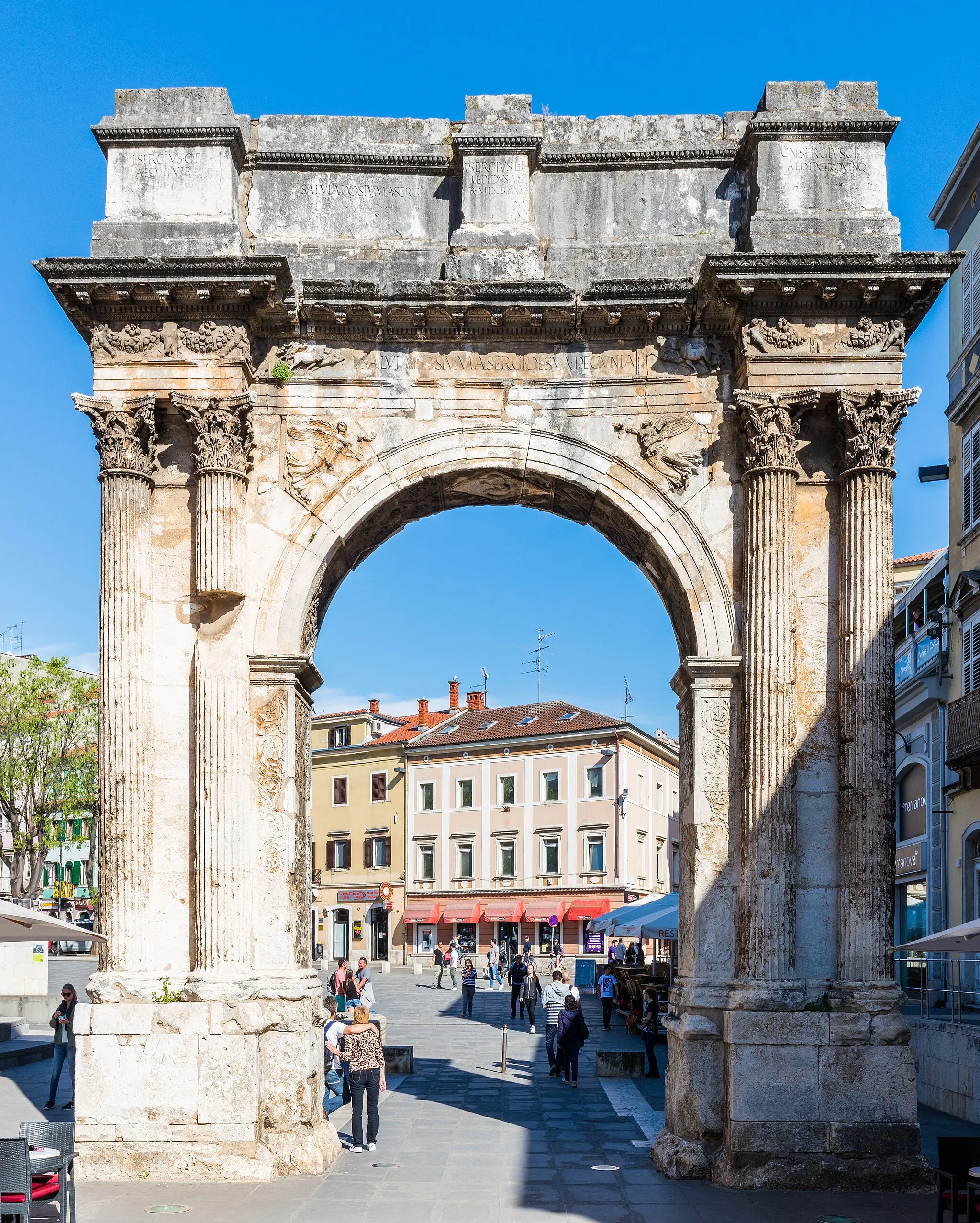 Photo showing: Arch of the Sergii, Pula, Croatia. This is a a photo of a cultural heritage in Croatia with ID: Z-862