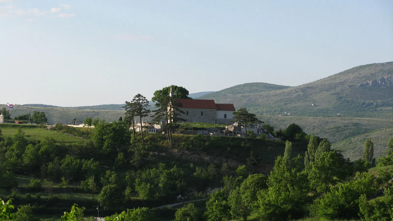 Photo showing: Crkva u Kljacima, pogled s juga
