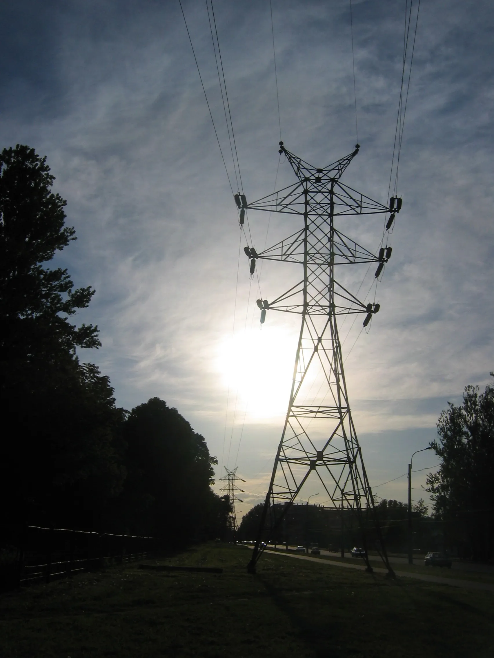 Photo showing: Pylon of a high-voltage transmission line