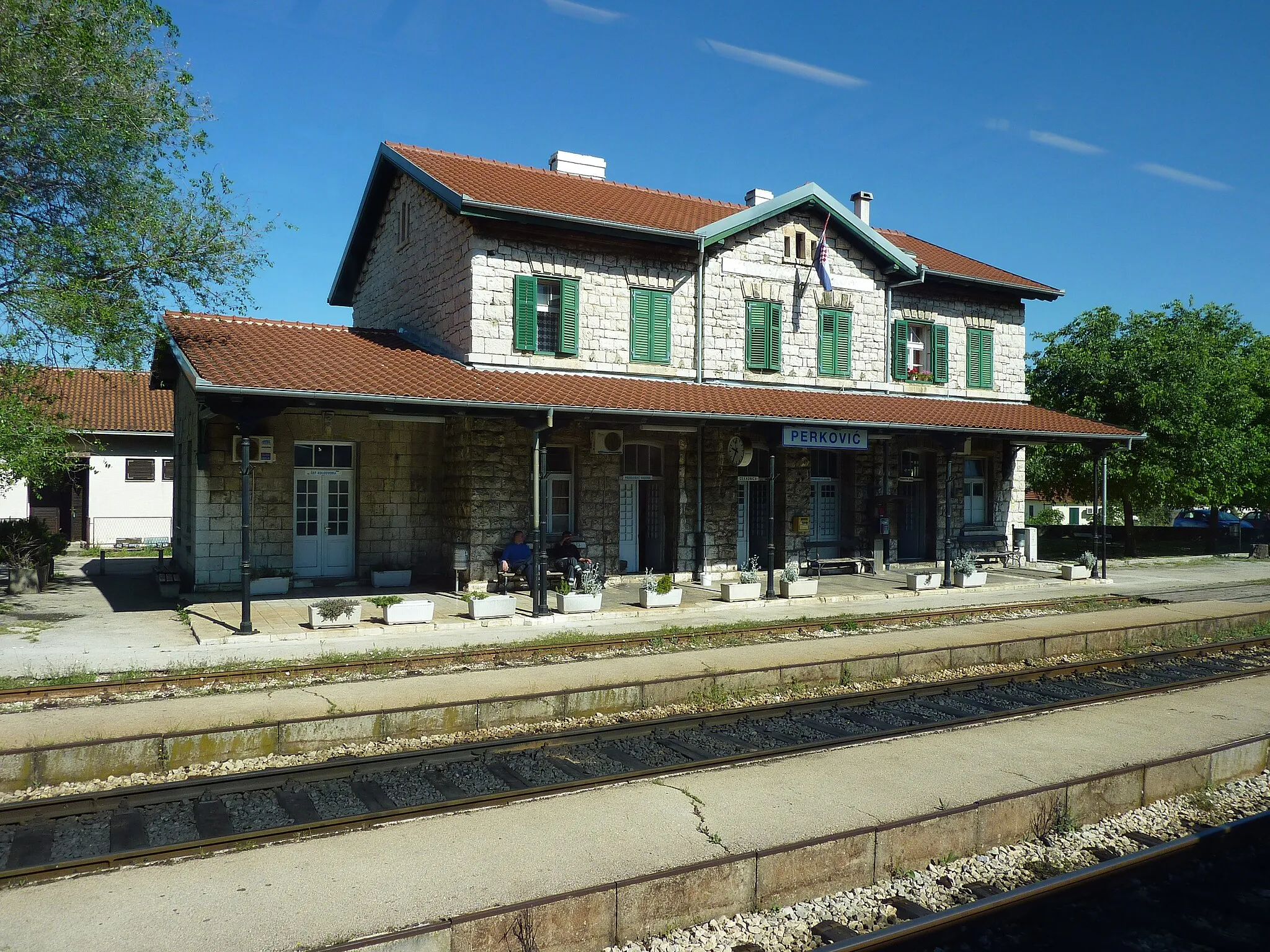 Photo showing: Railway station Perkovič, in Croatia