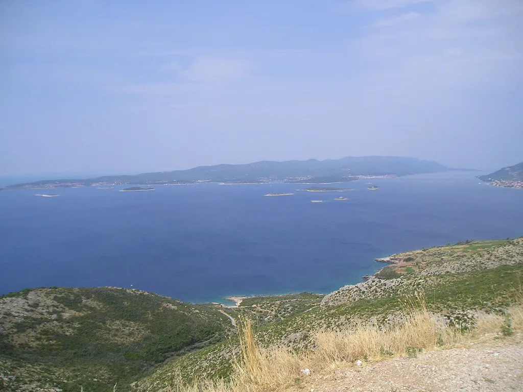 Photo showing: a view of the island of Korcula from the east, from Peljesac, taken by Joy 2004-6-27,