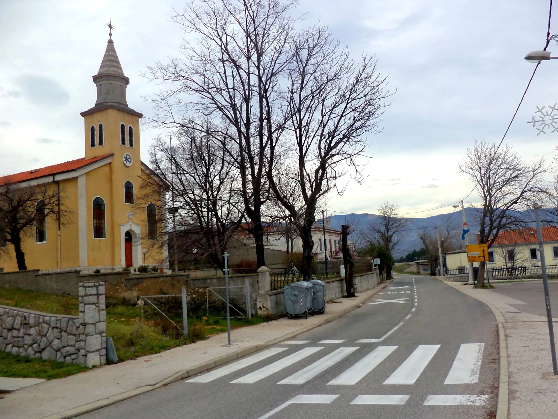 Photo showing: Church ( Church of the Sacred Heart of Jesus ) in Škrljevo
