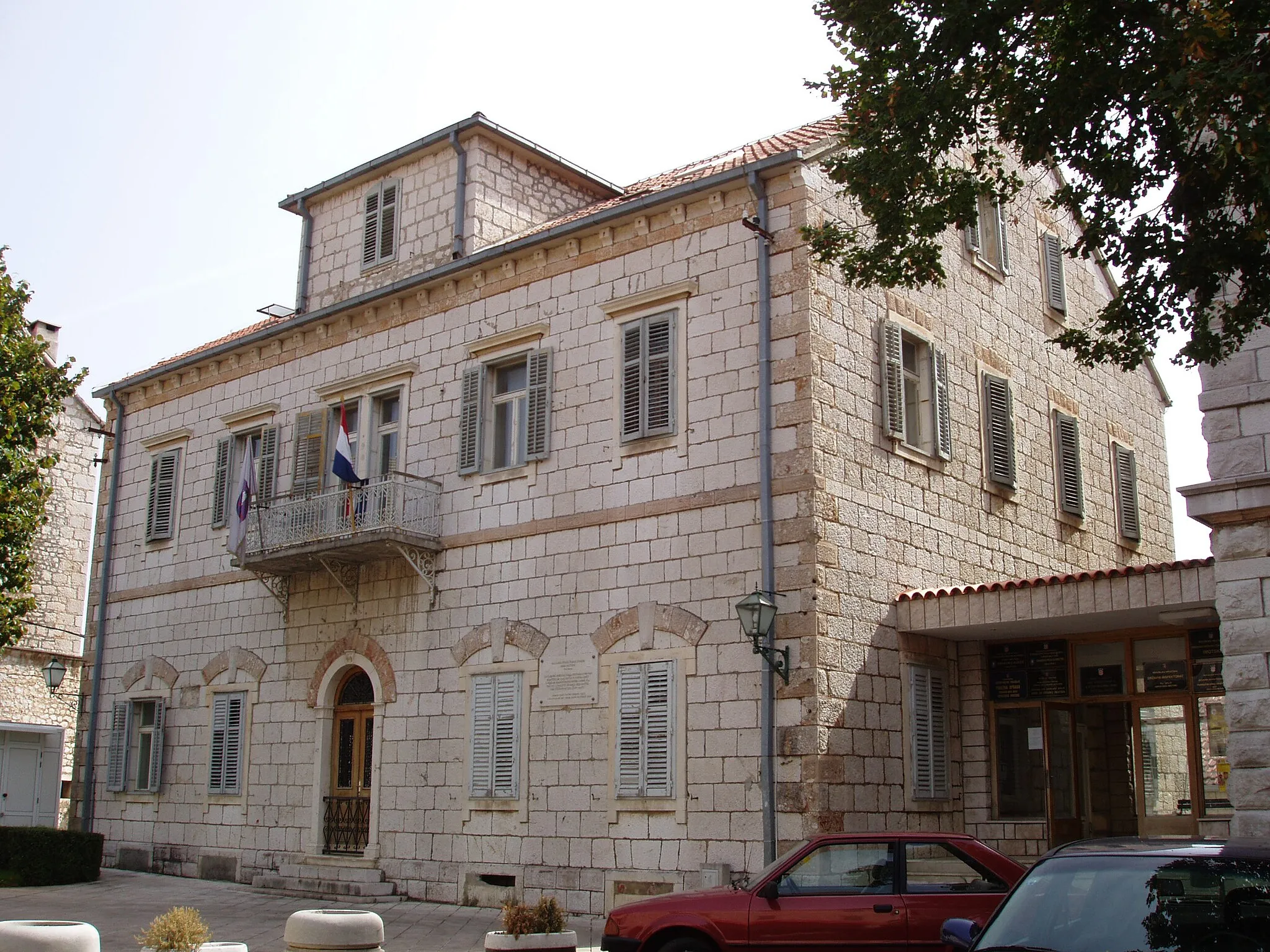 Photo showing: County hall, Imotski, Croatia