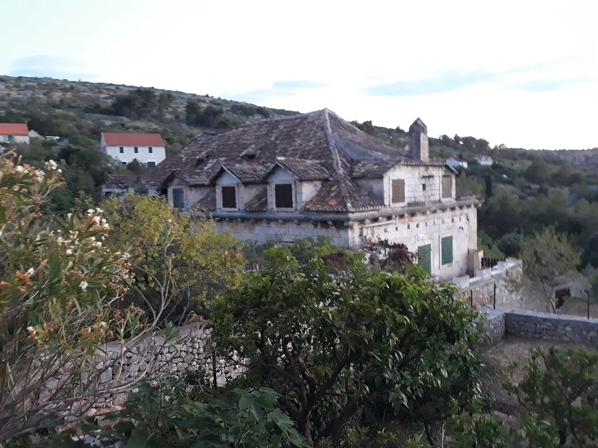 Photo showing: Cerinić-Gligo house in Bobovišća, island of Brač