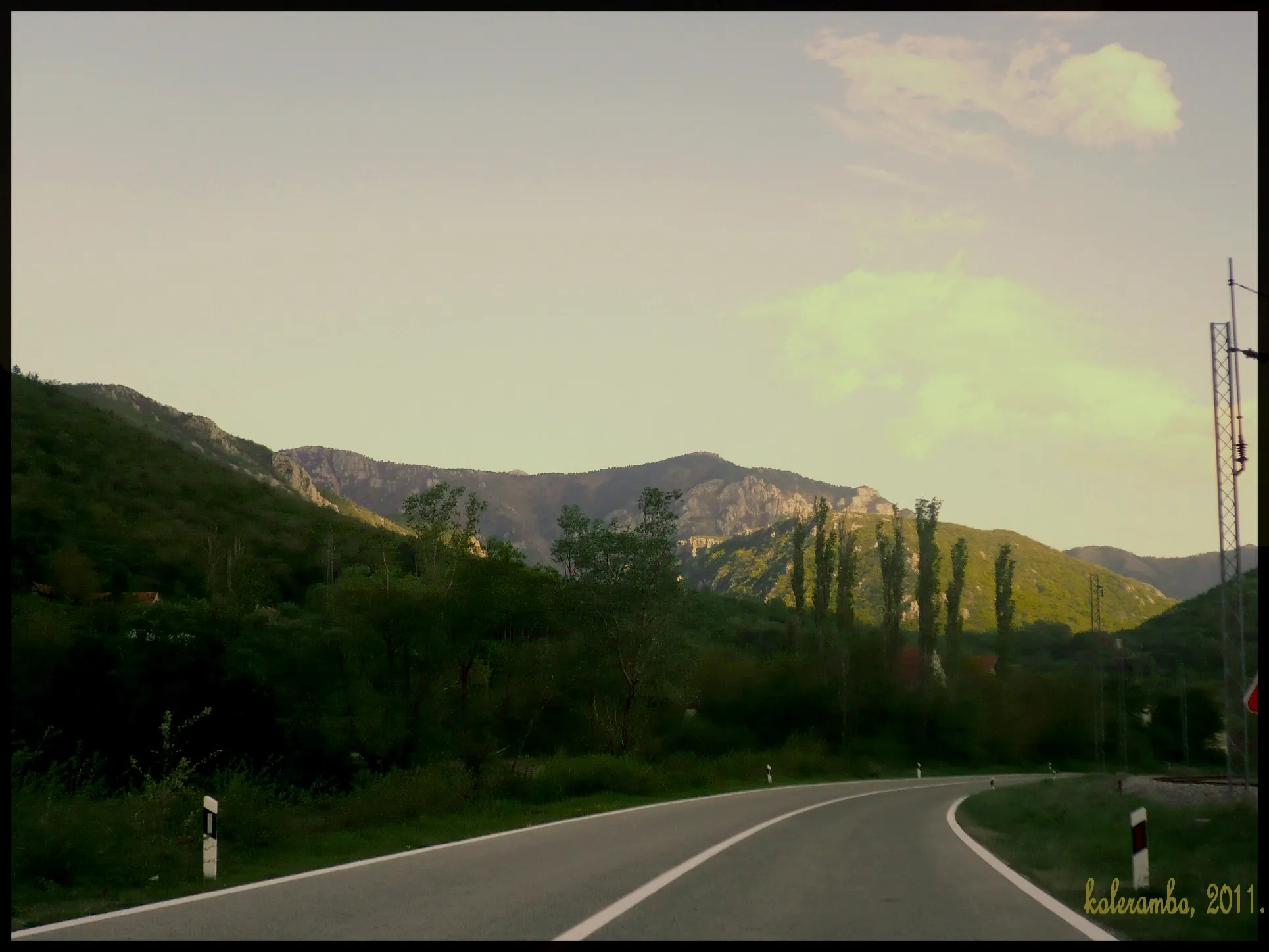 Photo showing: On the road from Strmica