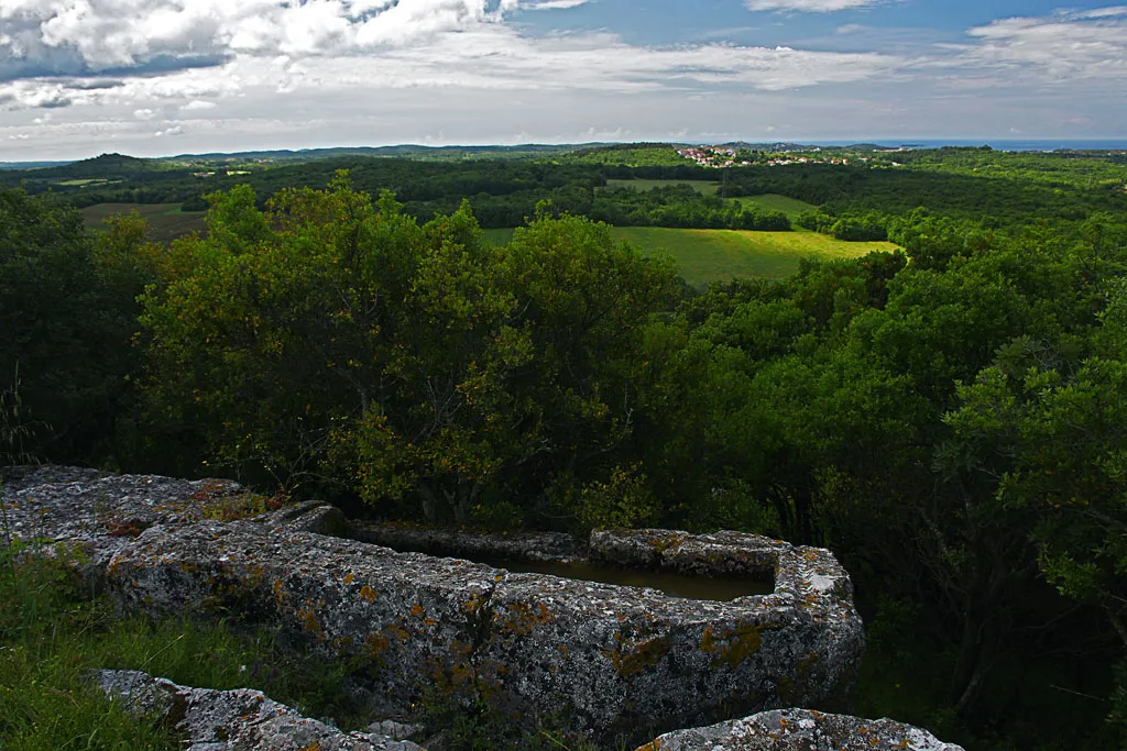 Photo showing: The view southwards.