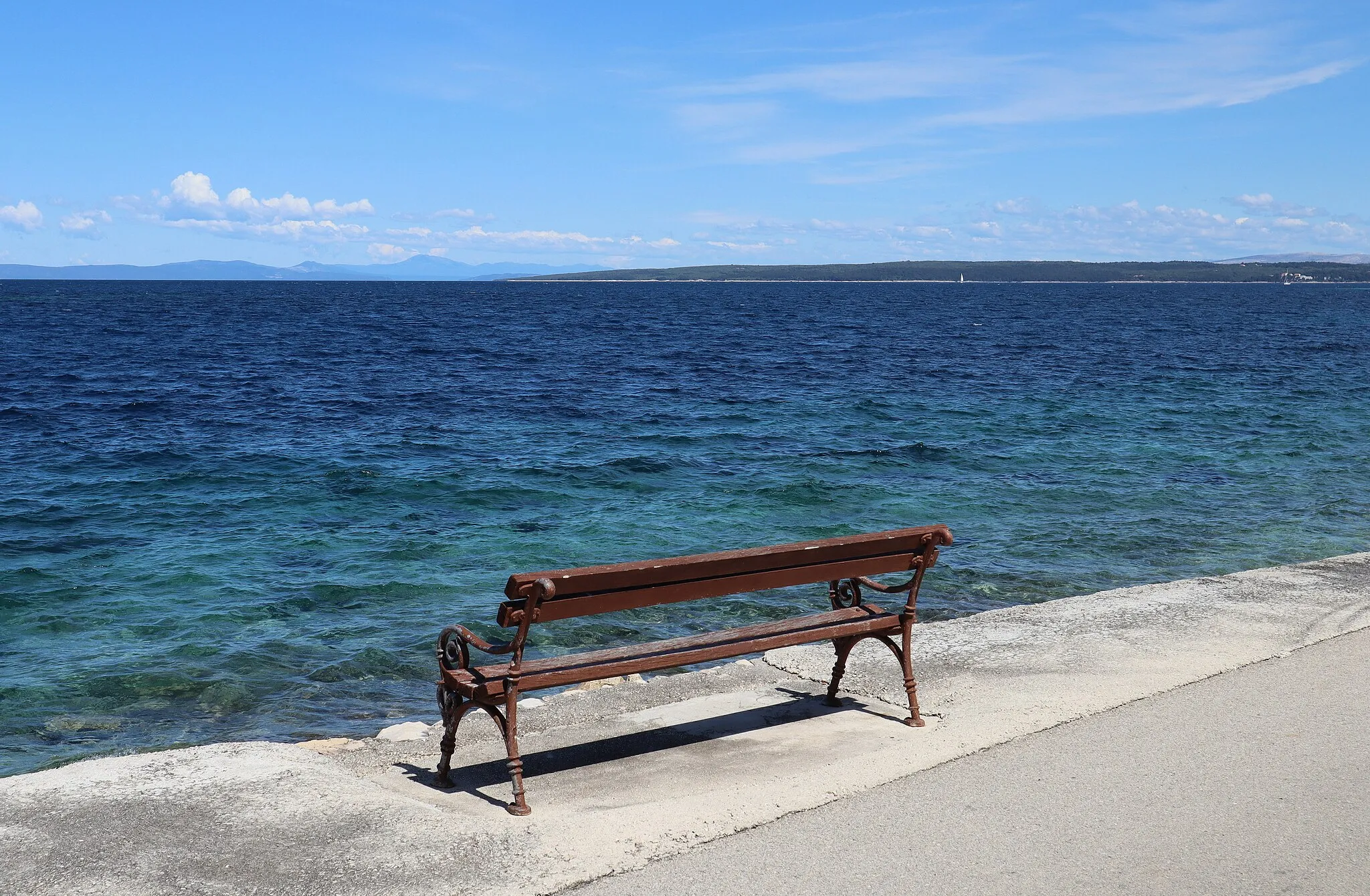 Photo showing: Bench at the Adriatic coast, Lun, Croatia.