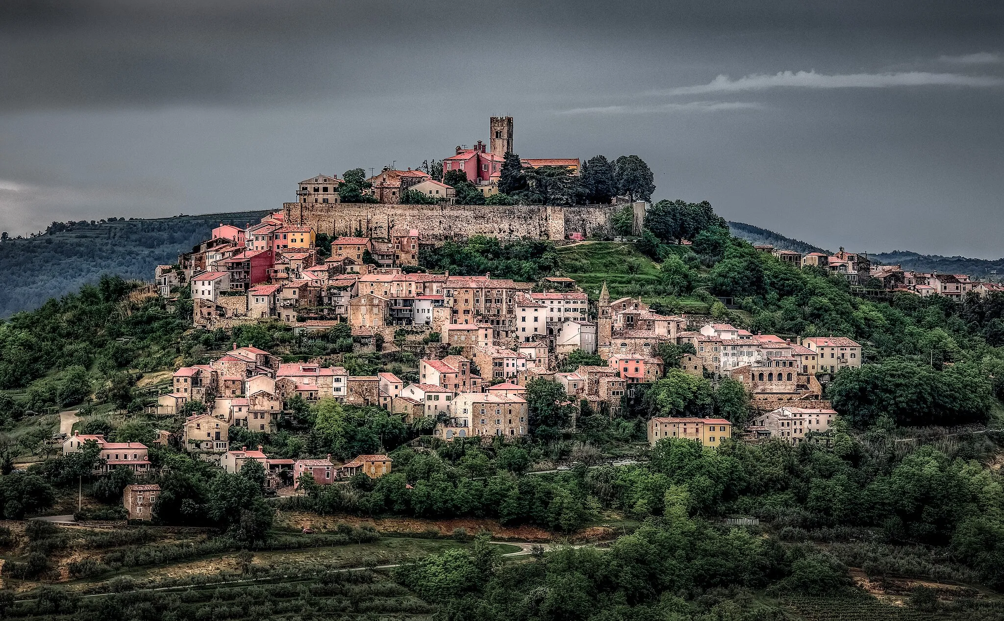 Photo showing: Motovun is a medieval village in central Istria, Croatia.