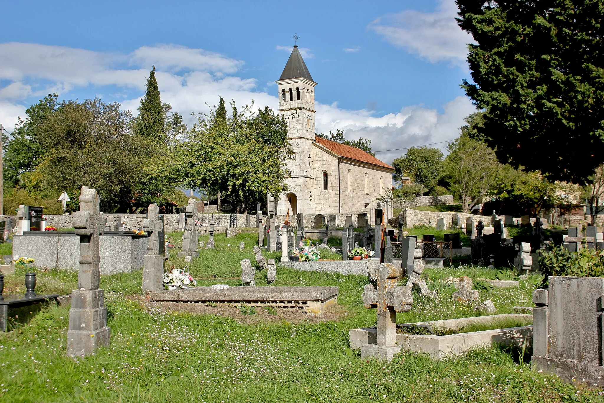 Photo showing: Orthodoxe Kirche der Hlg. Apostel Peter und Paul in Tepljuh, Kroatien