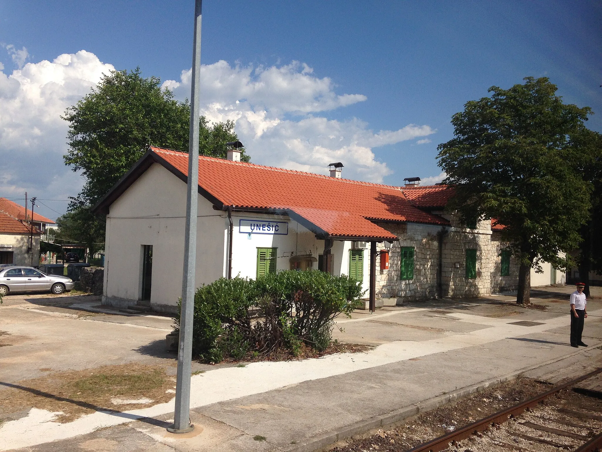 Photo showing: Station Unešić