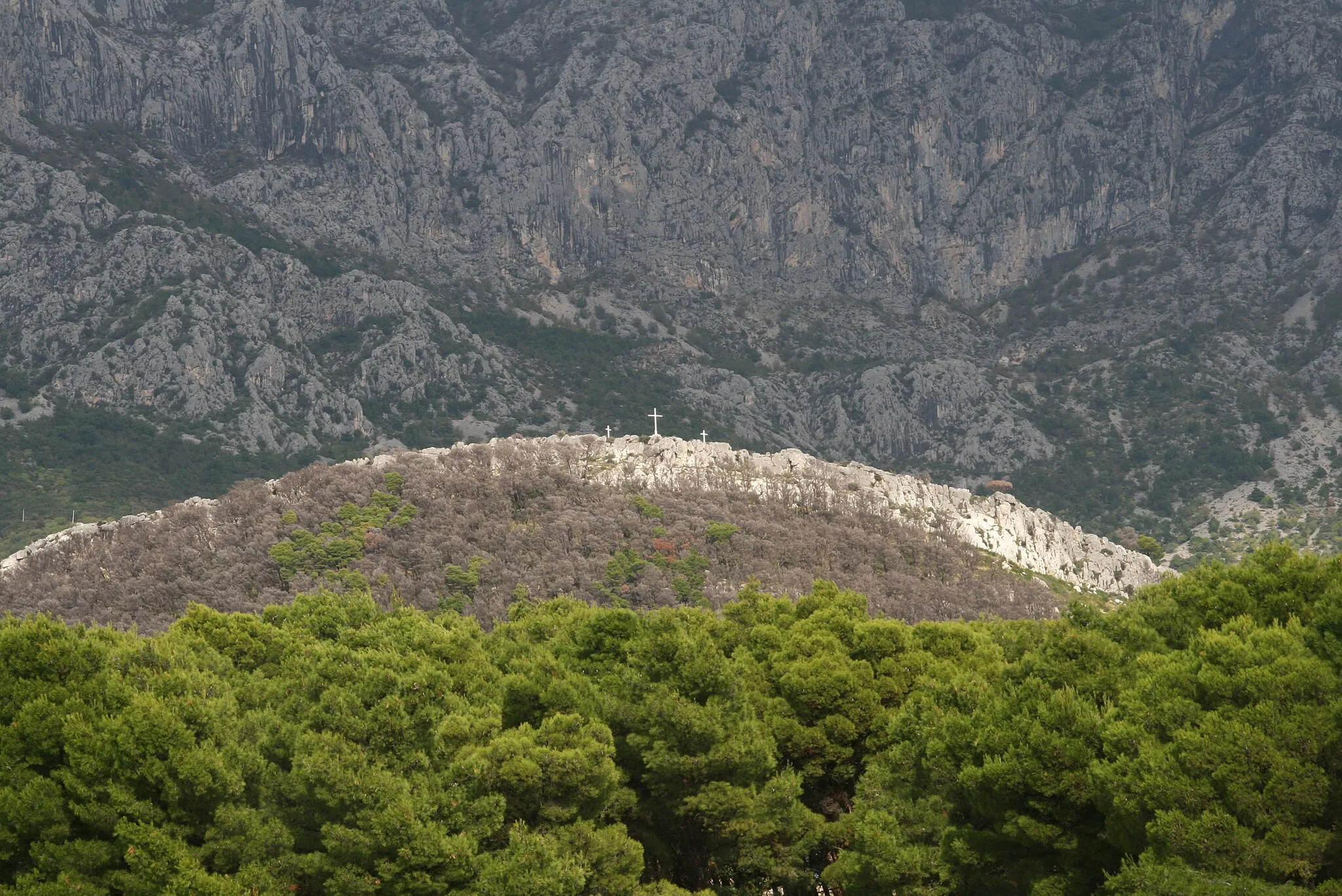 Photo showing: Kreuze im Sonnenschein