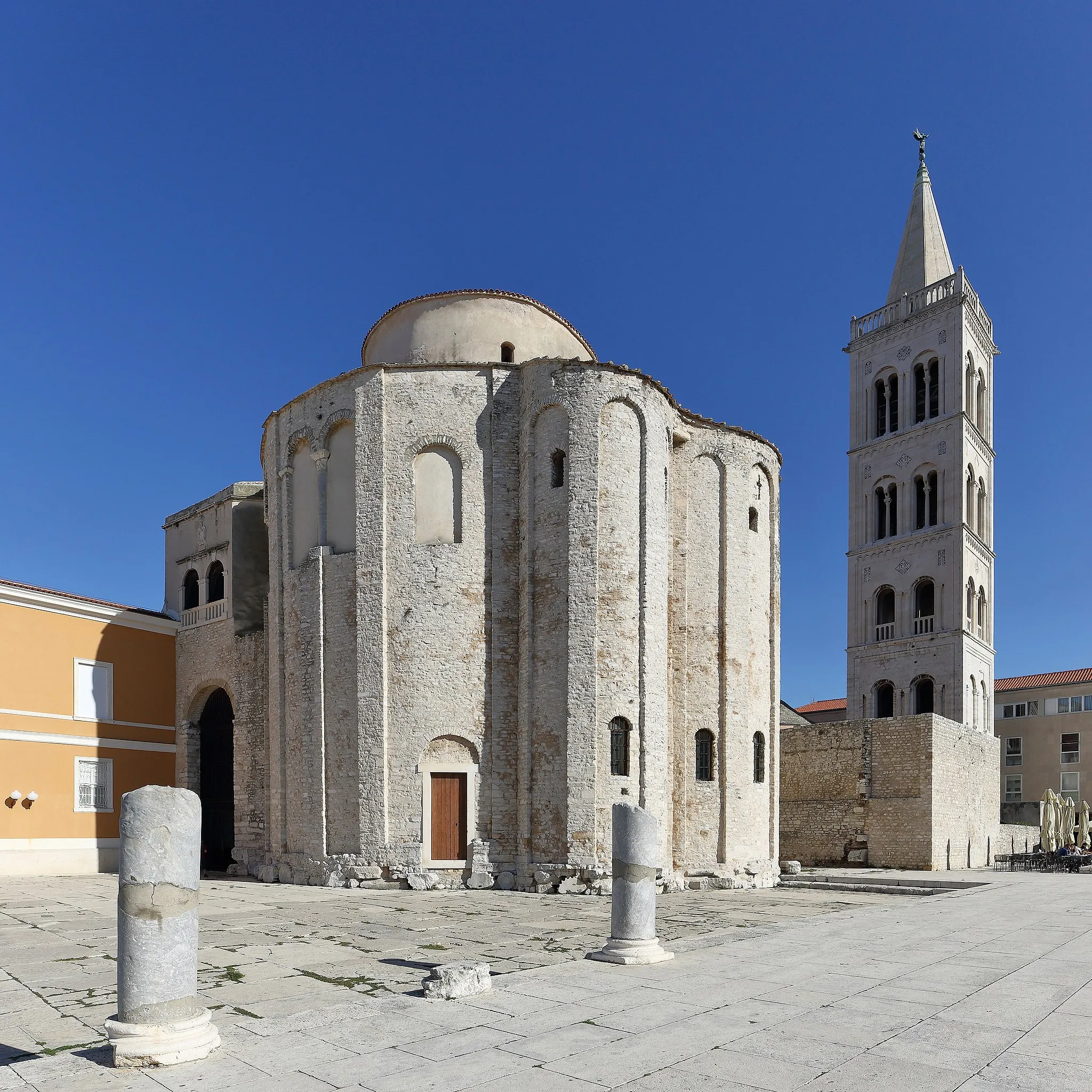 Photo showing: The Church of St. Donatus and the belltower of Zadar Cathedral, Zadar, Croatia.