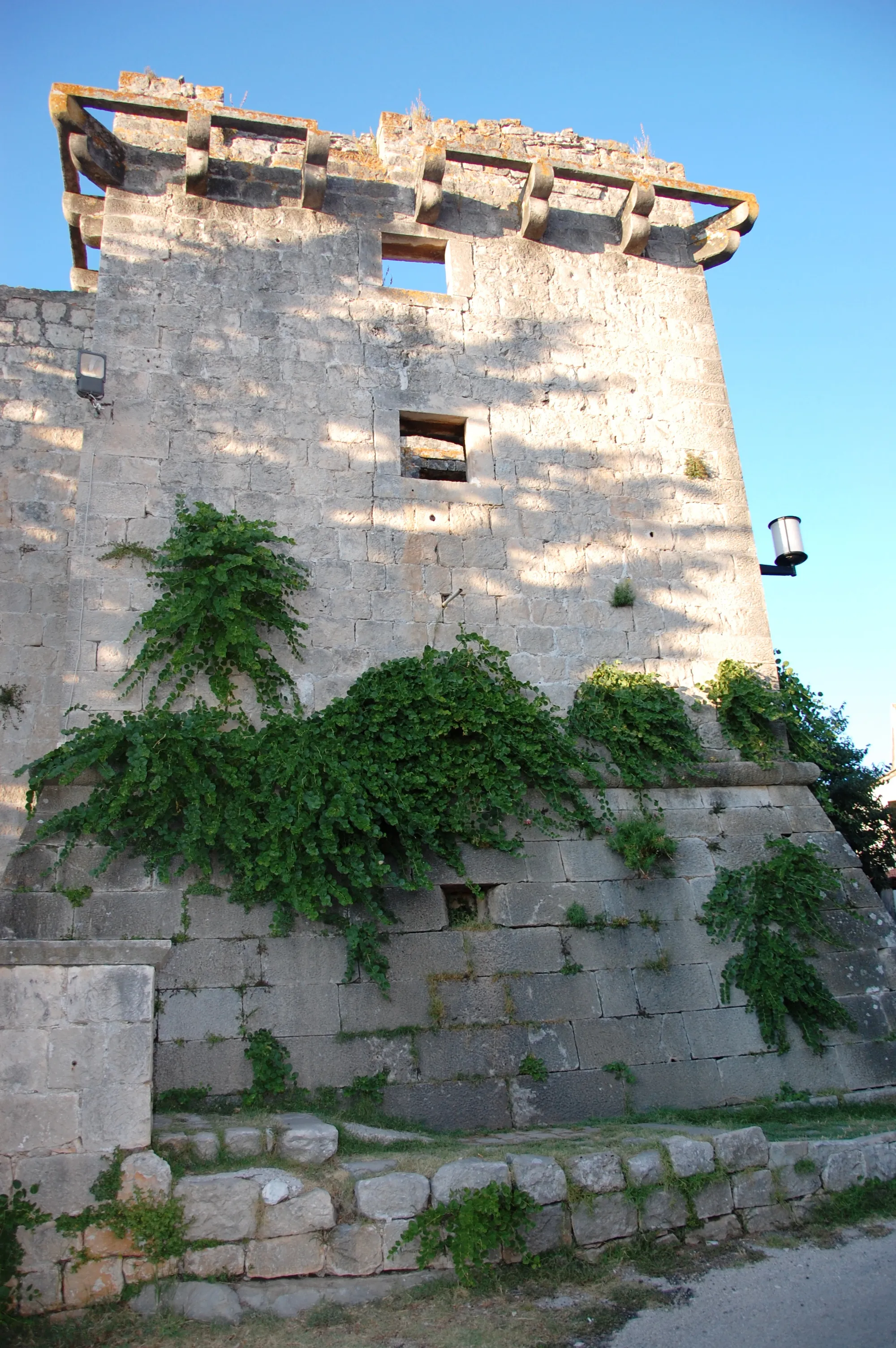 Photo showing: Škrip (Brač - Croatia) Castello Cerinić
