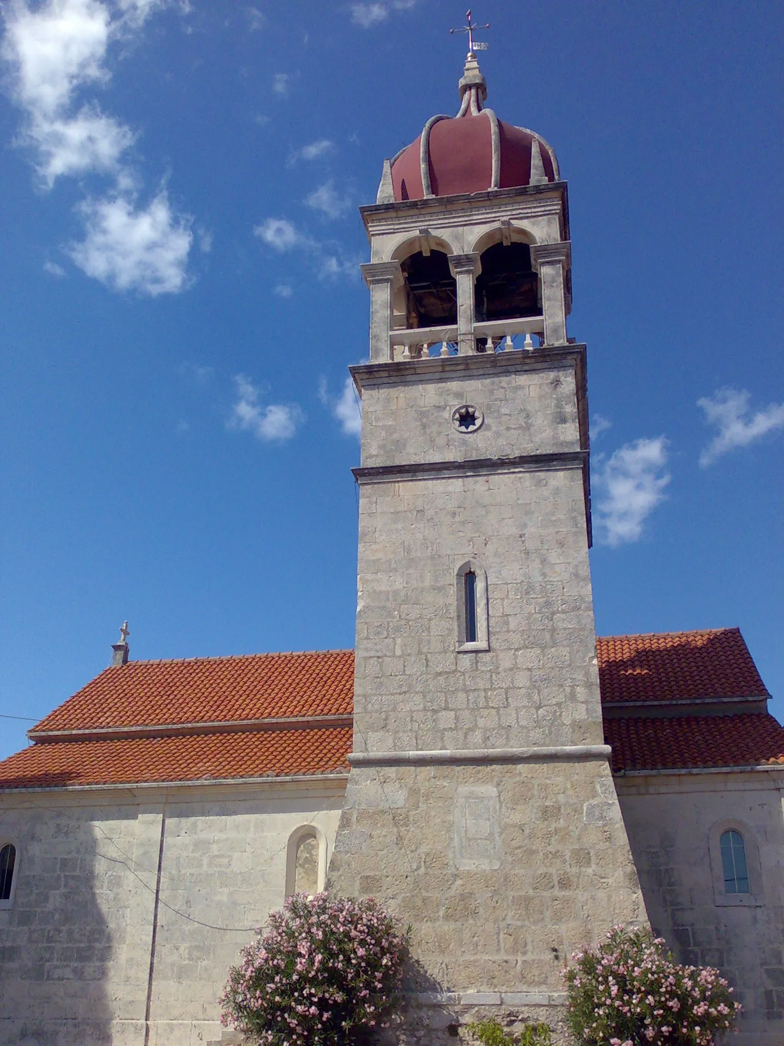 Photo showing: Church of St Fabian and Sebastian in Donji Humac, Brač, Croatia