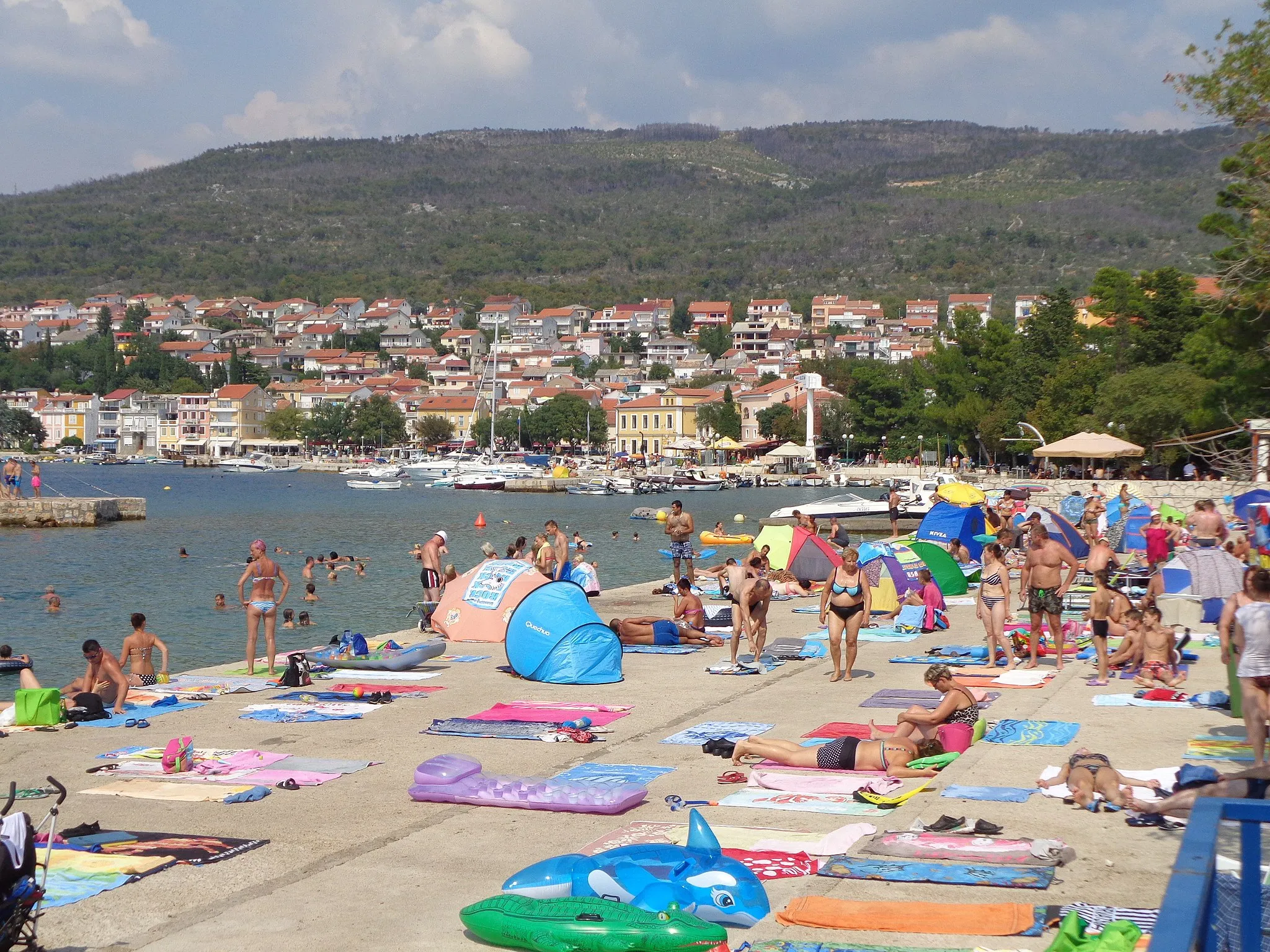 Photo showing: Selce, Primorje-Gorski Kotar County, Croatia - beach in central Selce