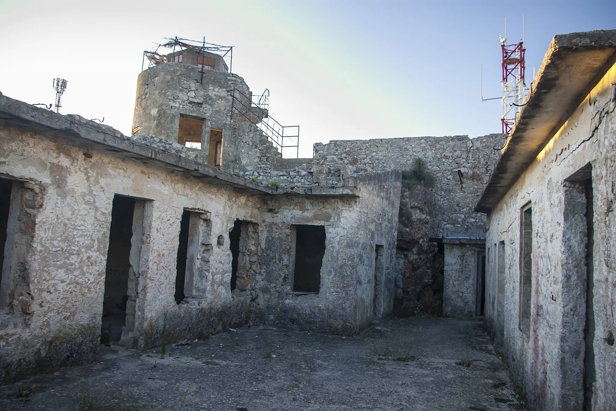 Photo showing: Austria-Hungarian Fort-Hum, the remains of the 1955 military barracks