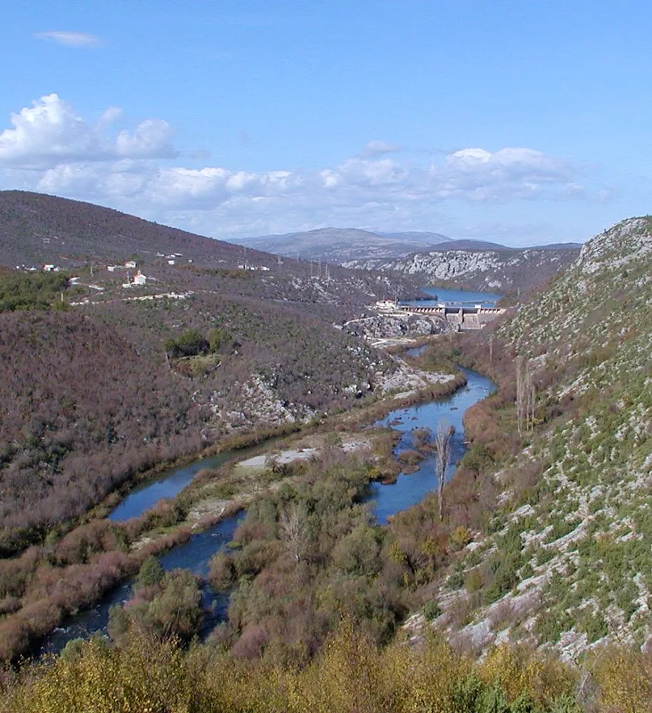 Photo showing: One of several Cetina river dams.

Authors: Zoran Knez & Dražen Radujkov